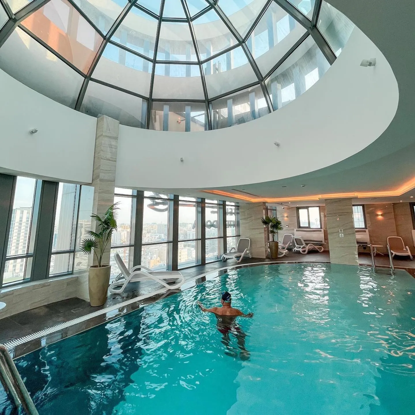 Swimming pool in C - Hotel and Suites Doha