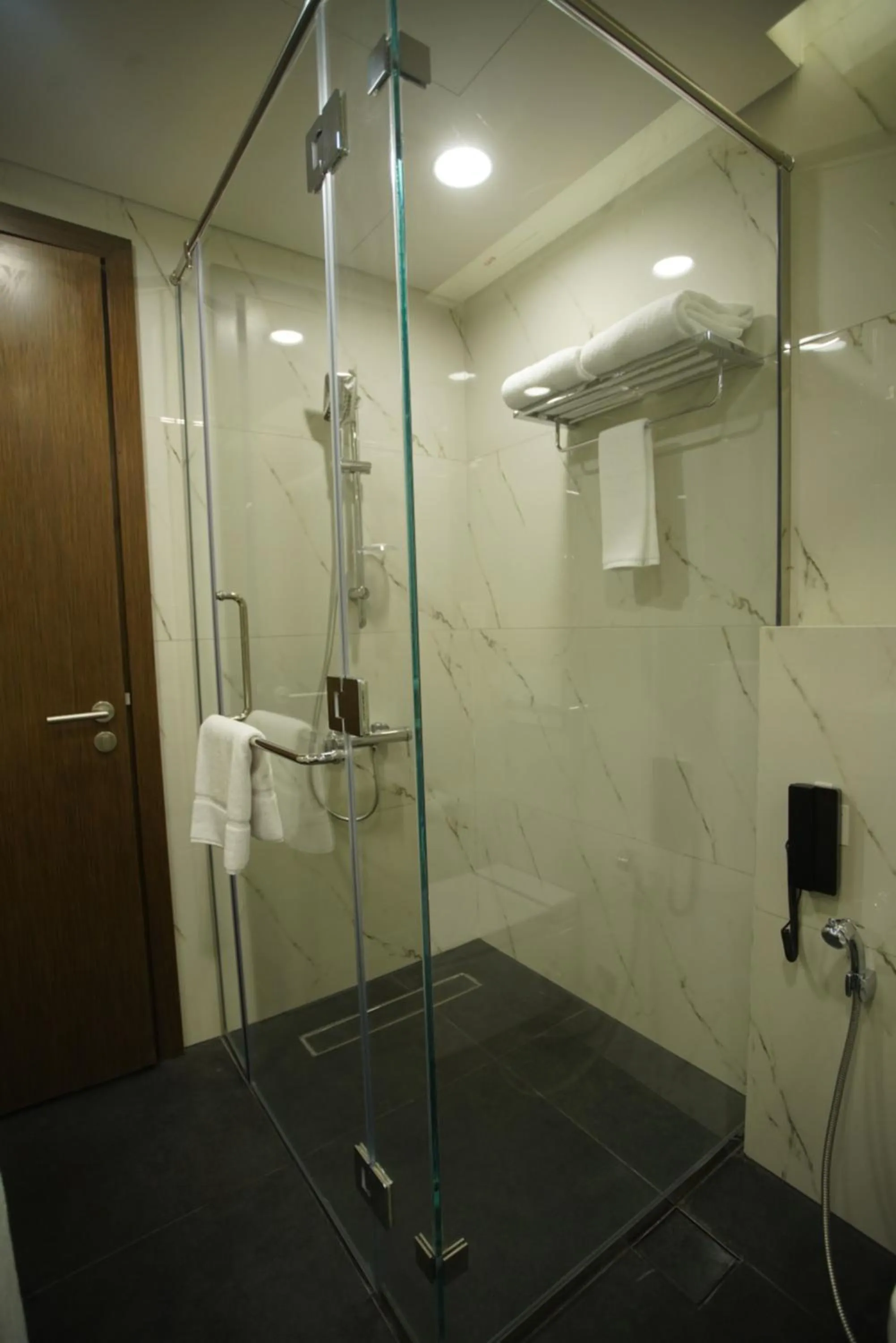 Bathroom in C - Hotel and Suites Doha