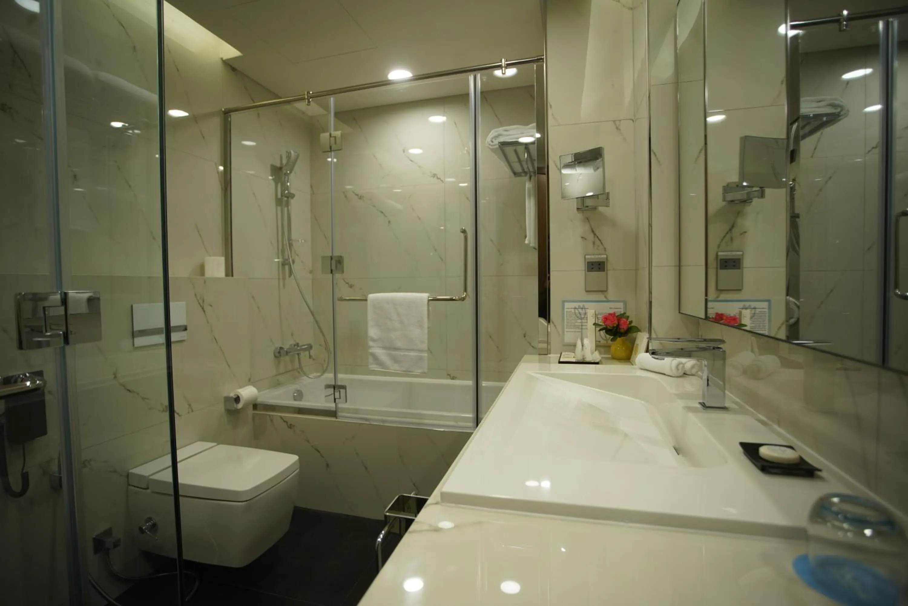 Bathroom in C - Hotel and Suites Doha