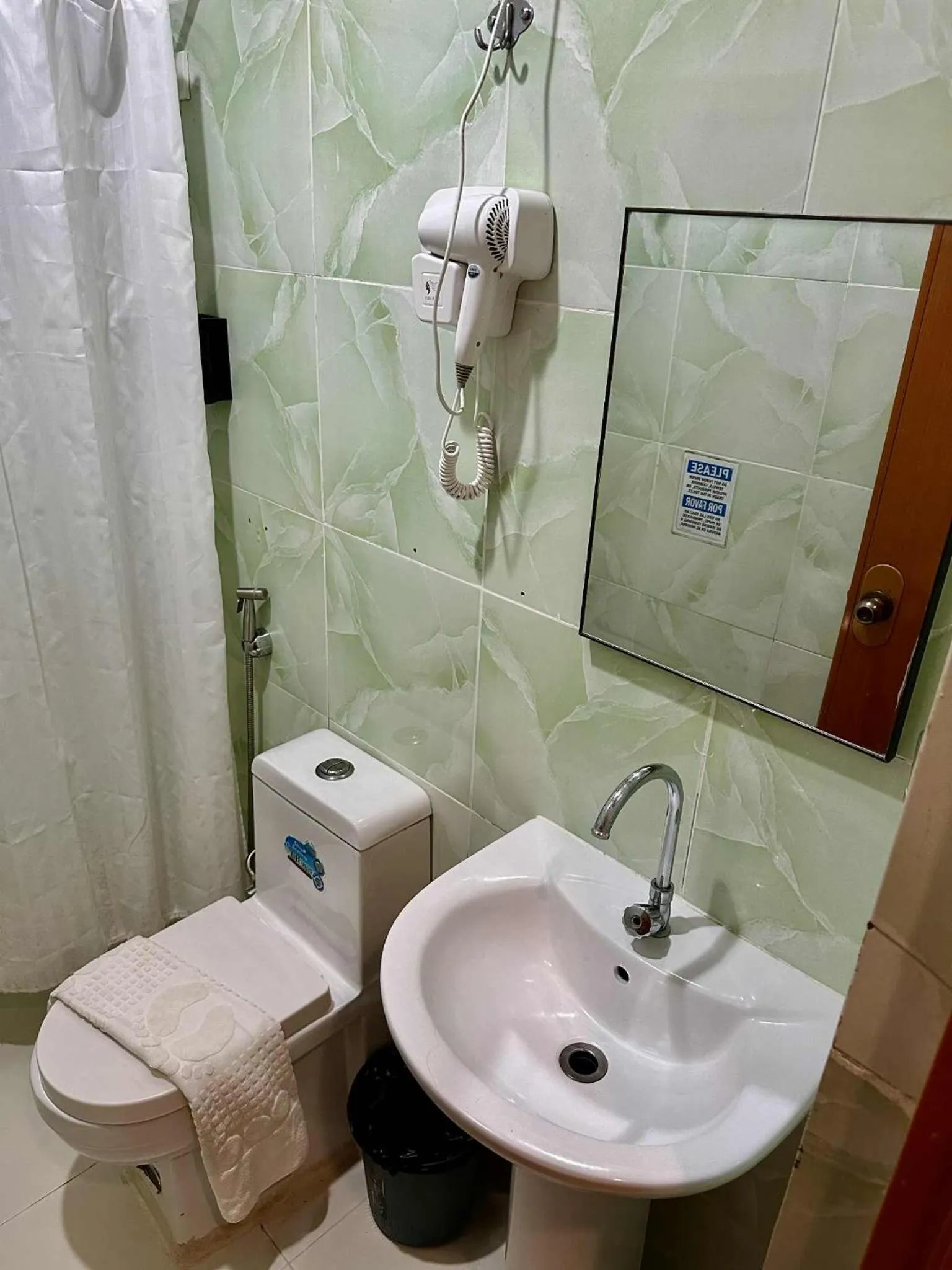 Toilet in Sophias Beach Guest House