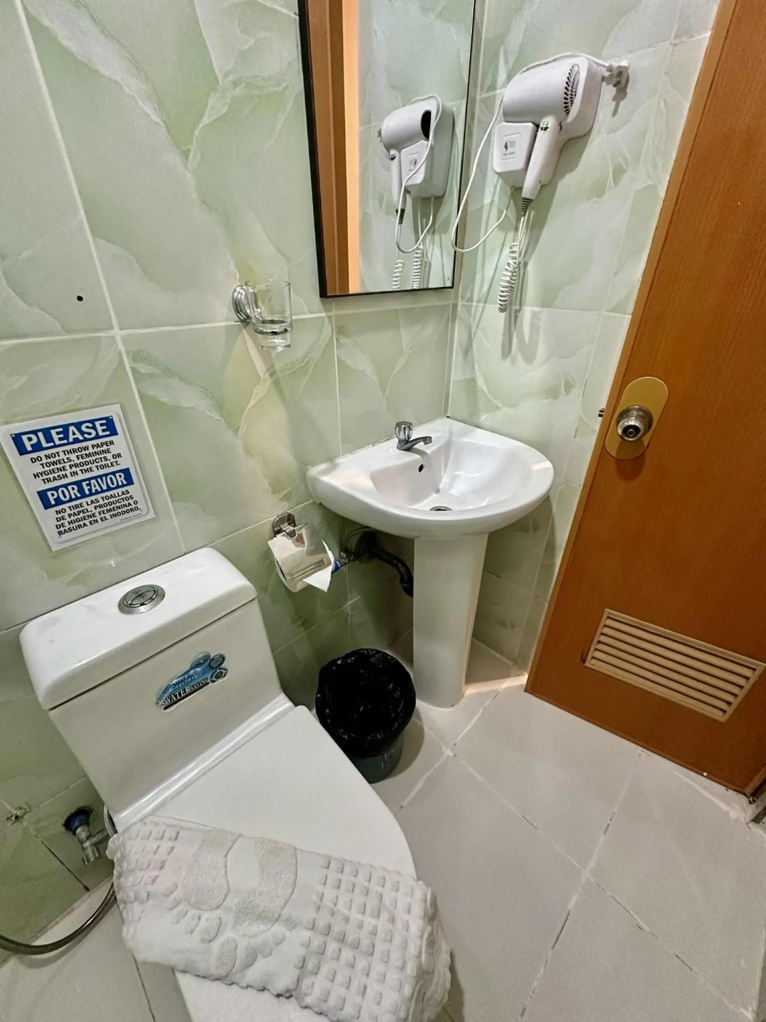 Toilet in Sophias Beach Guest House