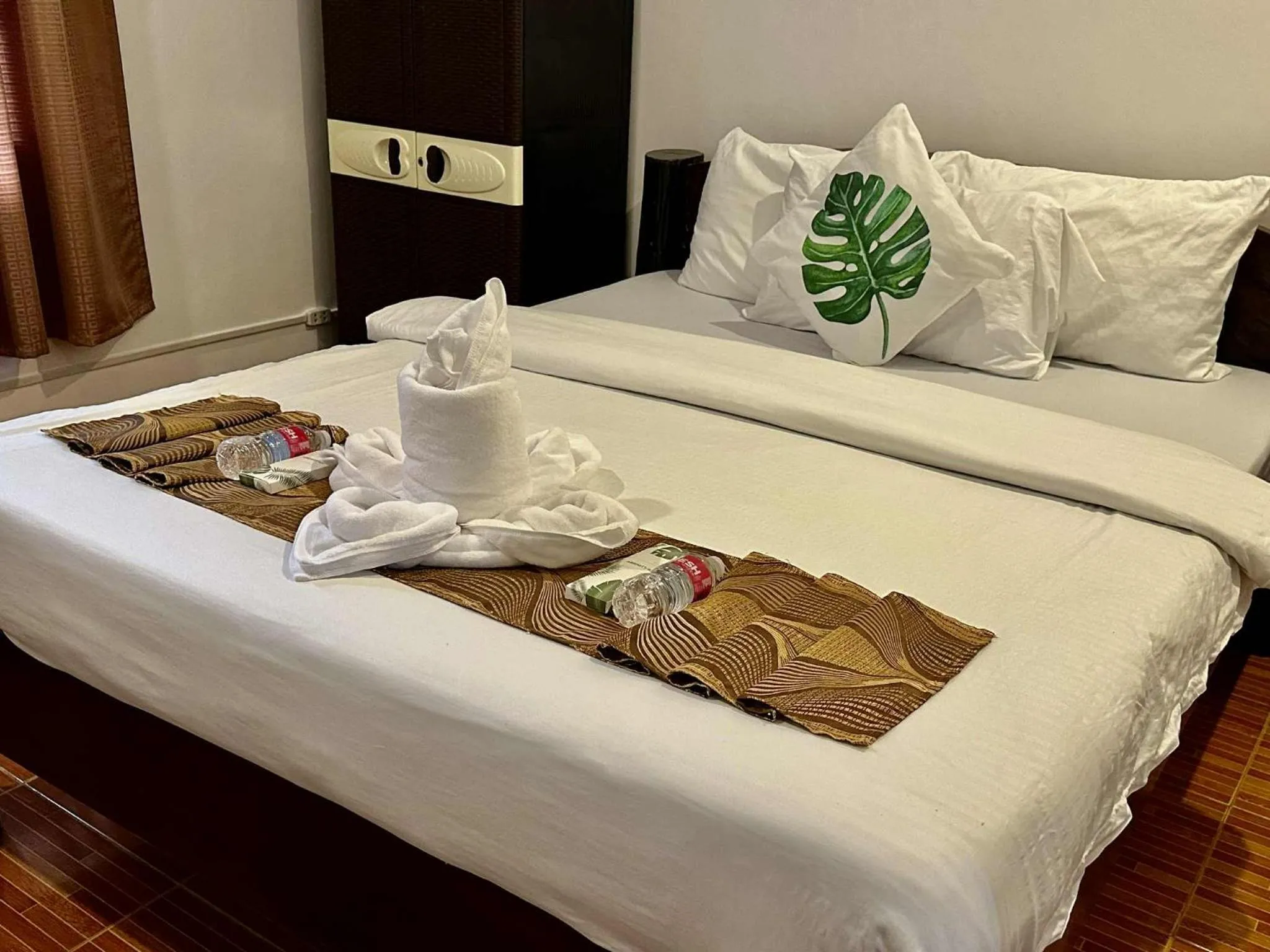 Toilet, Bed in Sophias Beach Guest House