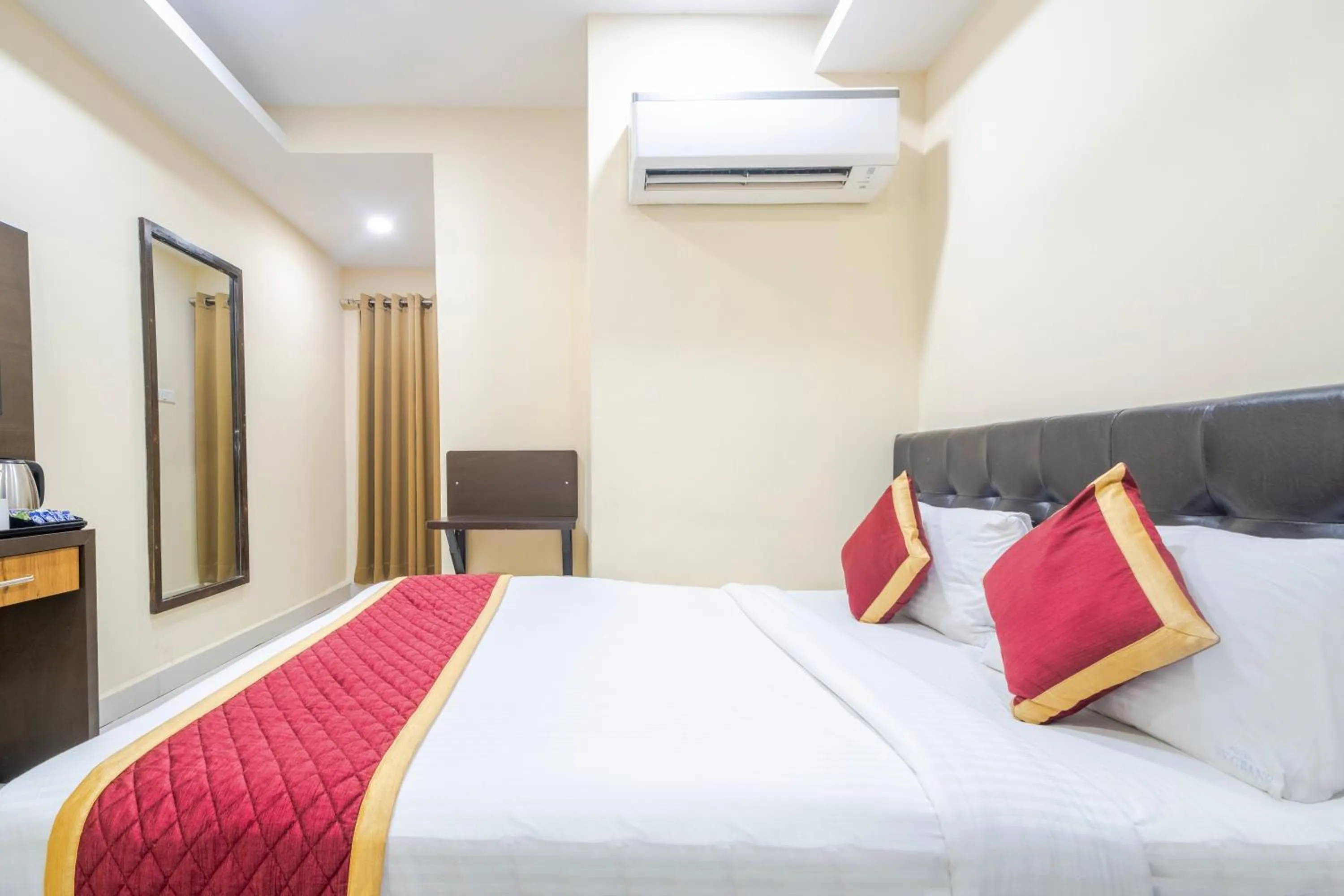 Bed in Lemonridge Hotels Kukatpally
