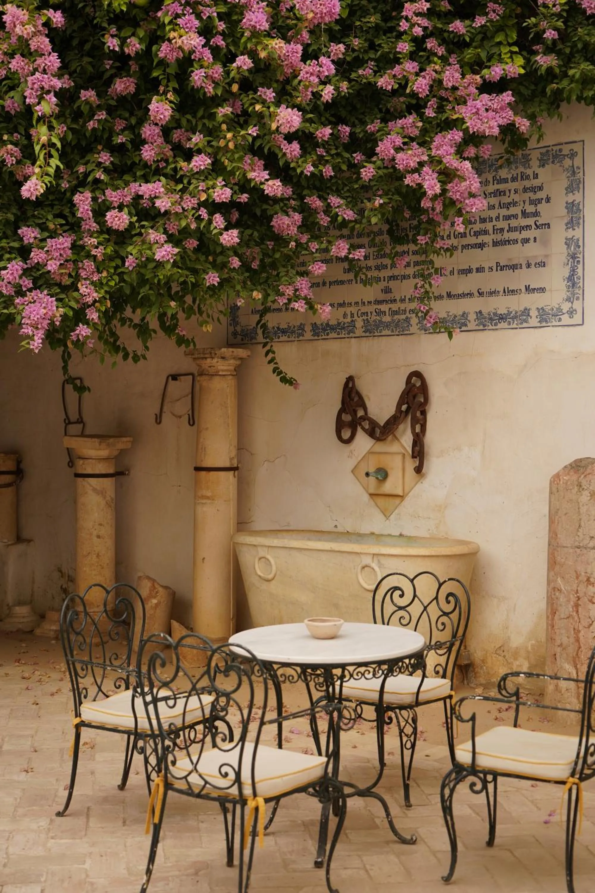 Patio in Monasterio de San Francisco