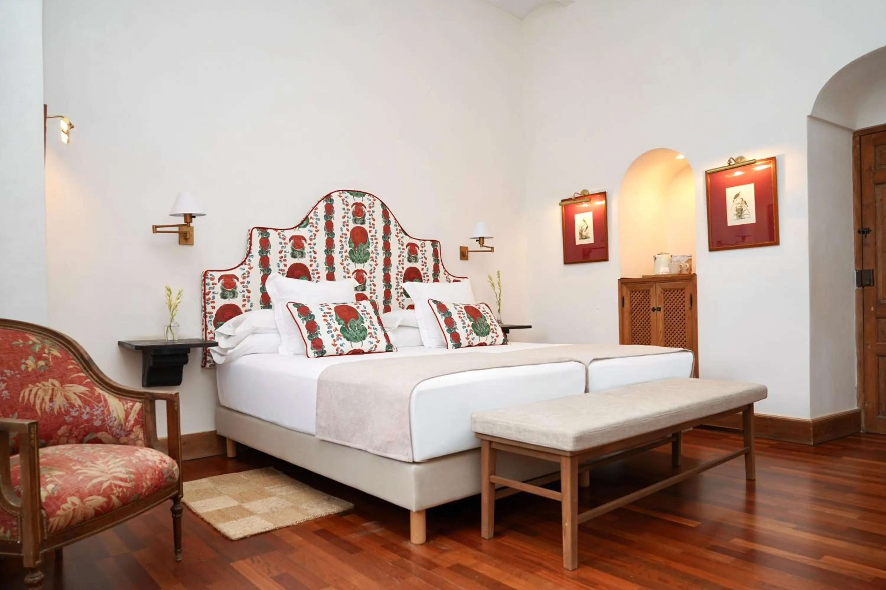 Bedroom, Bed in Monasterio de San Francisco