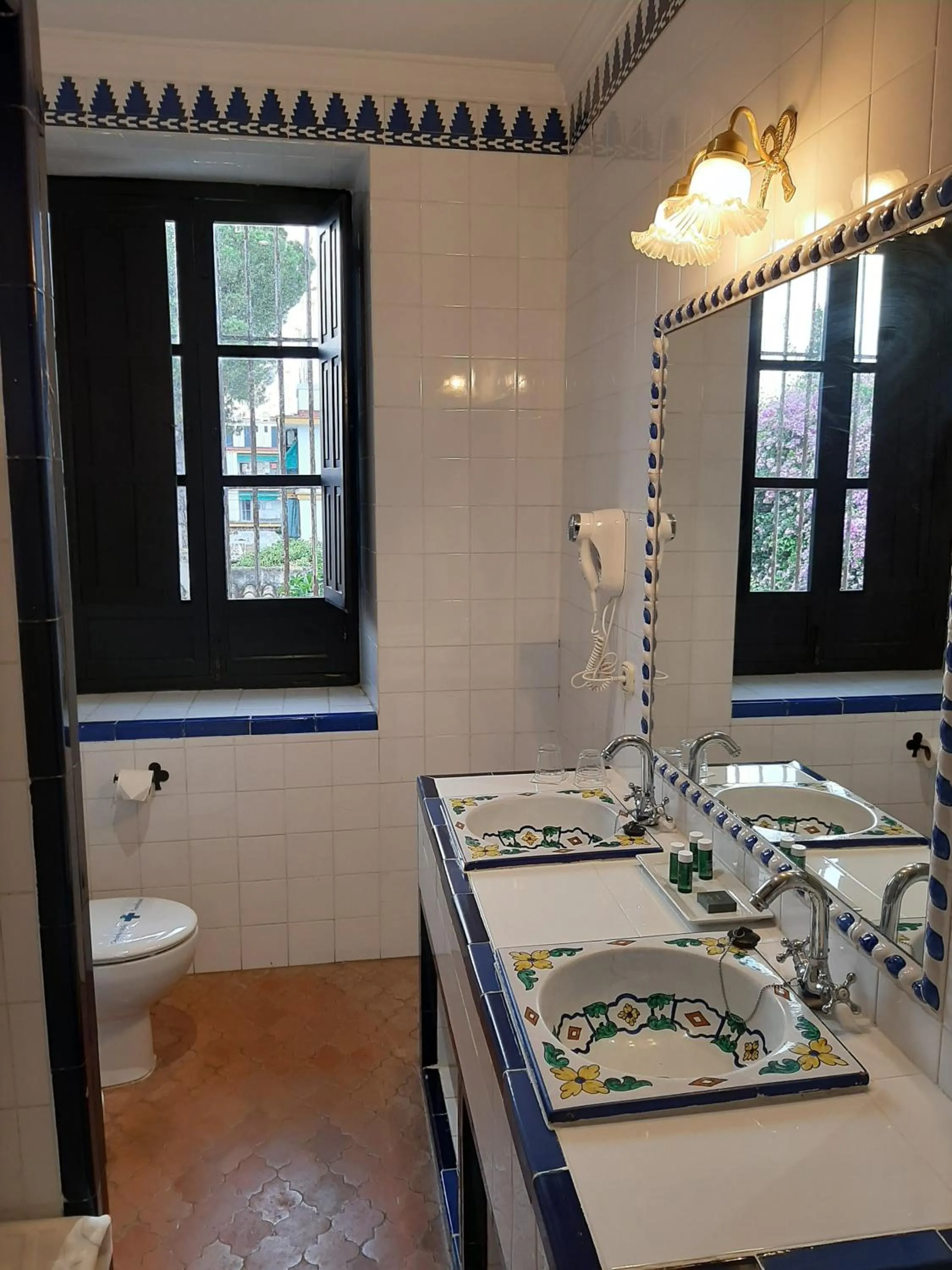 Toilet in Monasterio de San Francisco