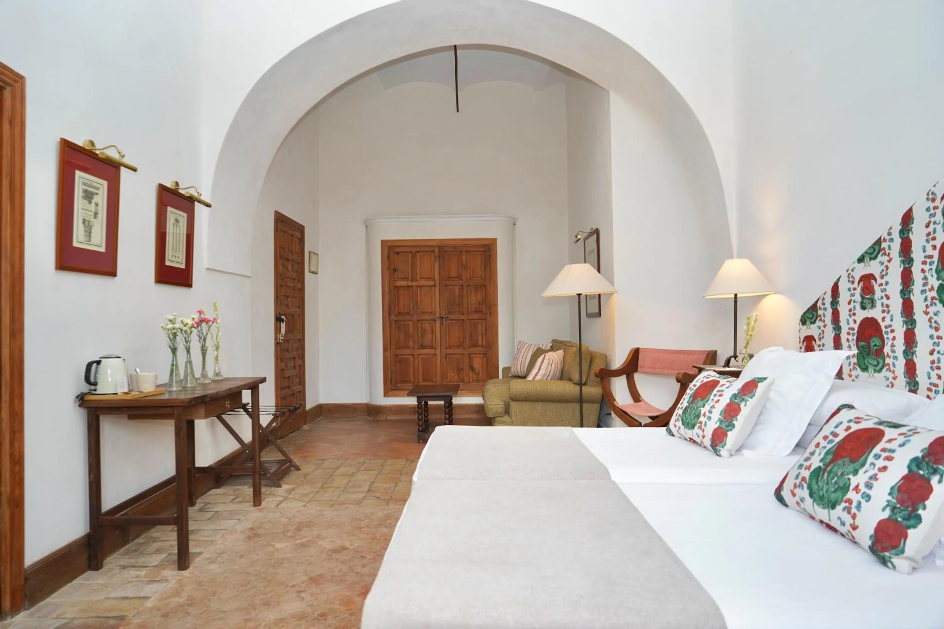 Bedroom, Bed in Monasterio de San Francisco