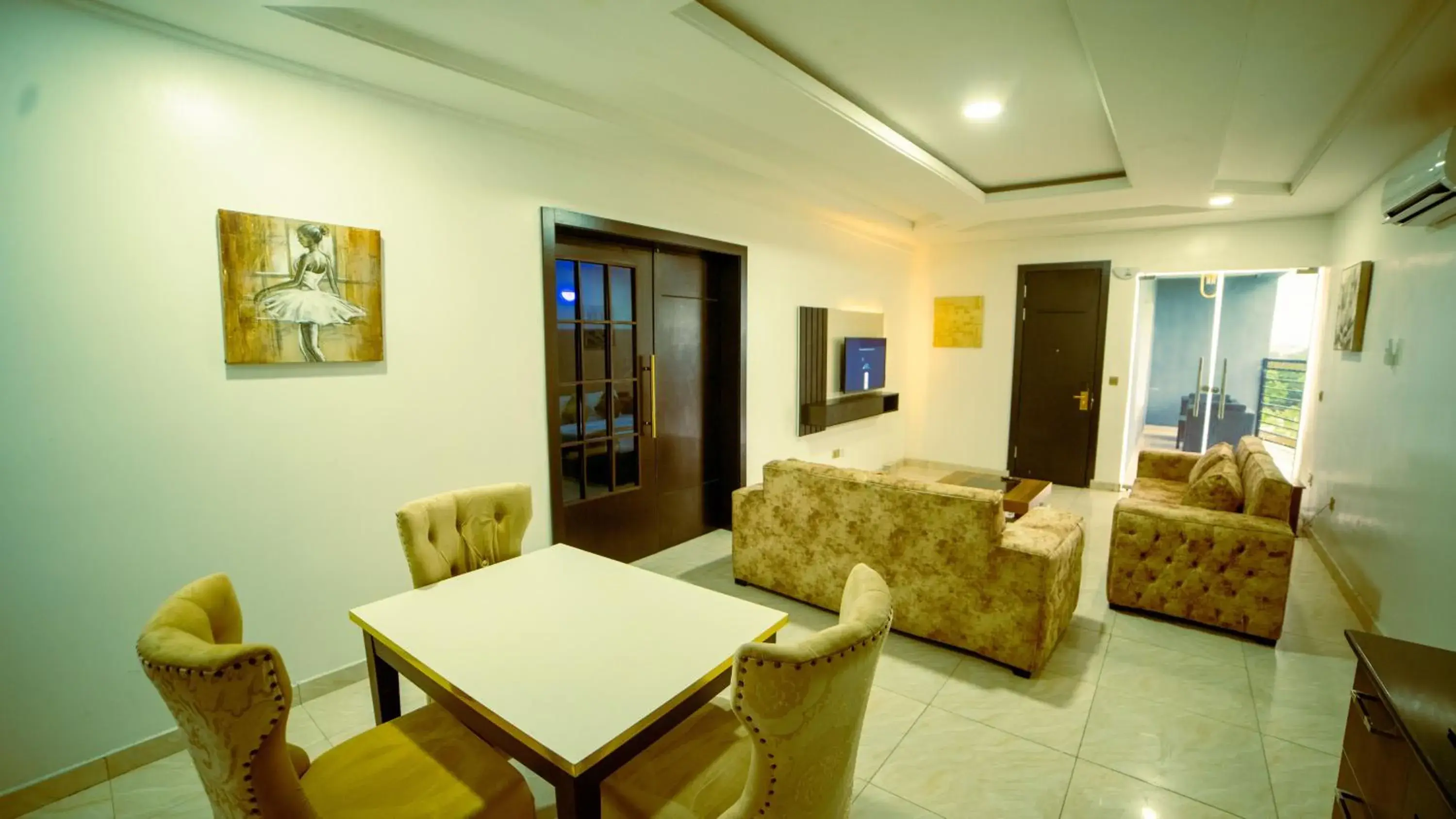 Living room in 247 Luxury Hotel & Apartment Ajah Living room in 247 Luxury Hotel & Apartment Ajah