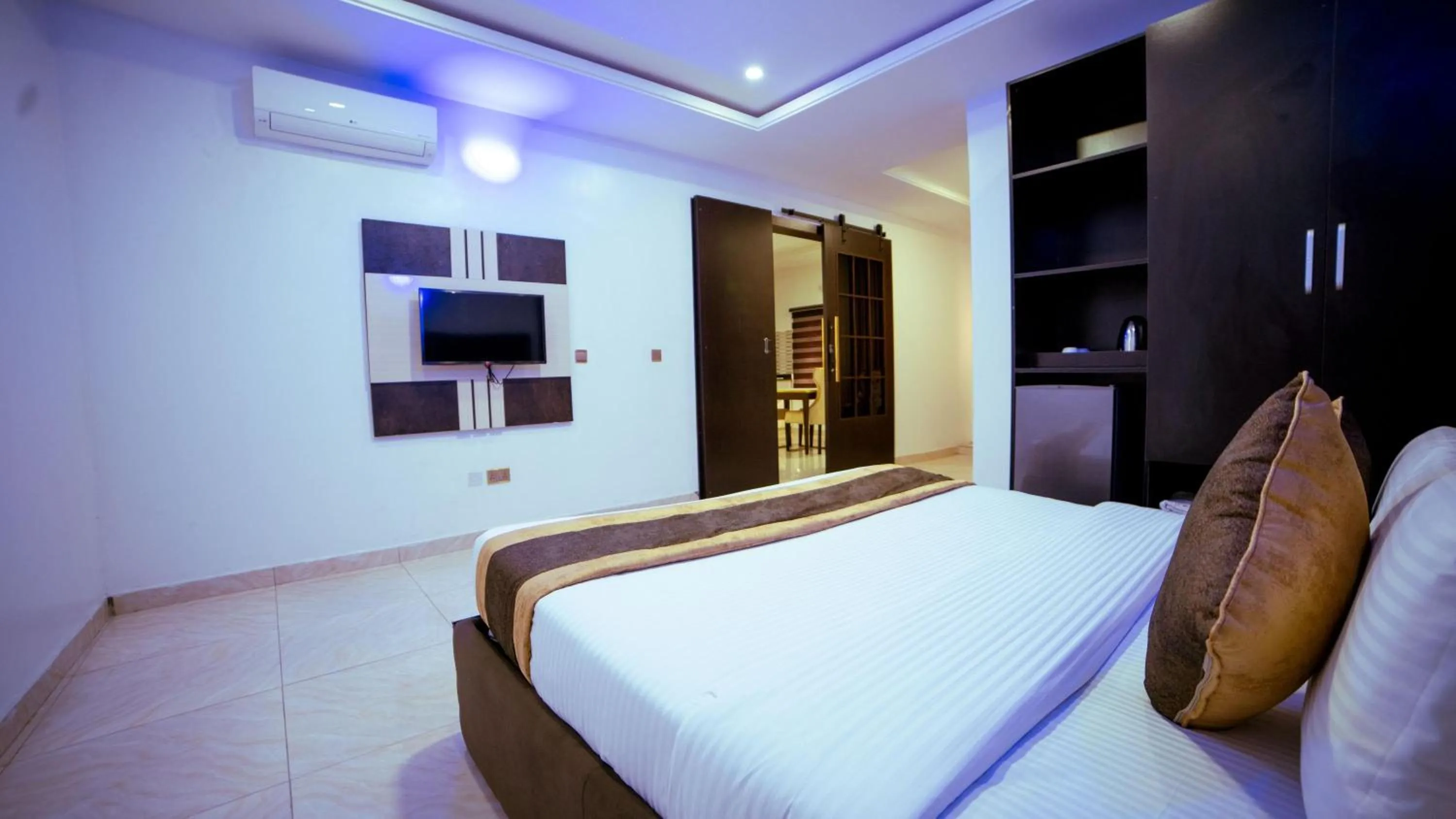Bed in 247 Luxury Hotel & Apartment Ajah