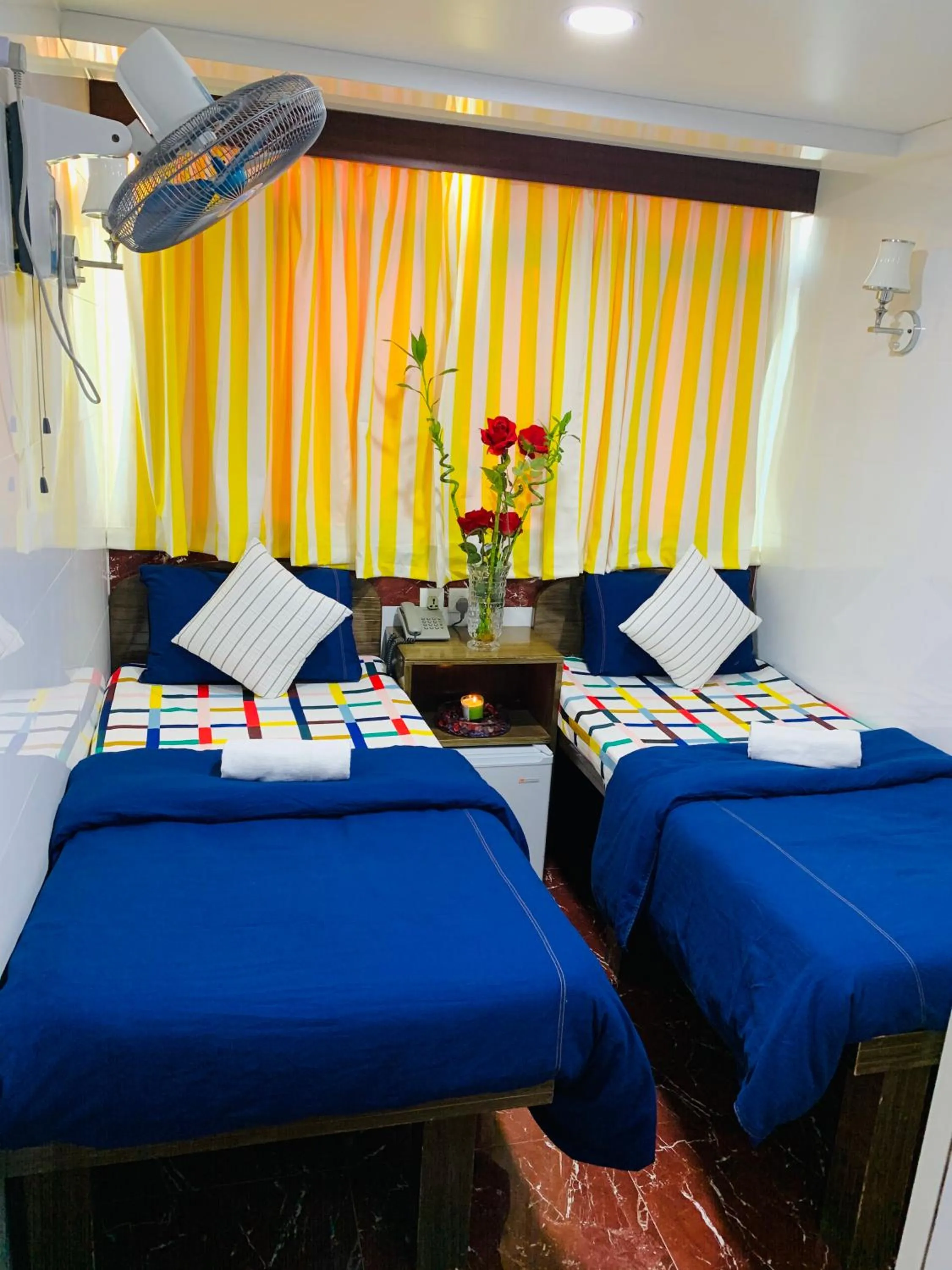 cot, Bed in Australia Lounge