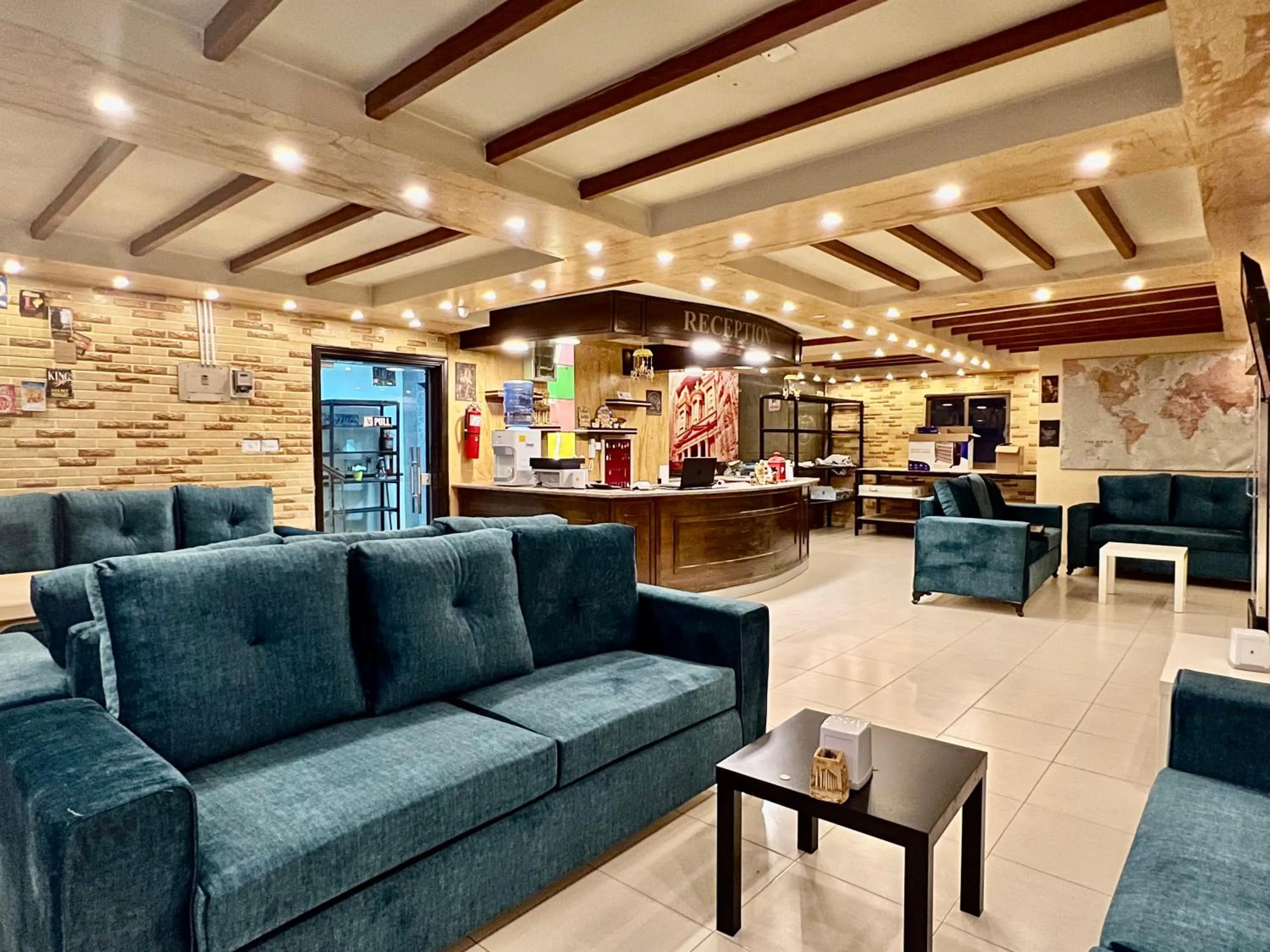 Lobby or reception in Raqeem Hotel