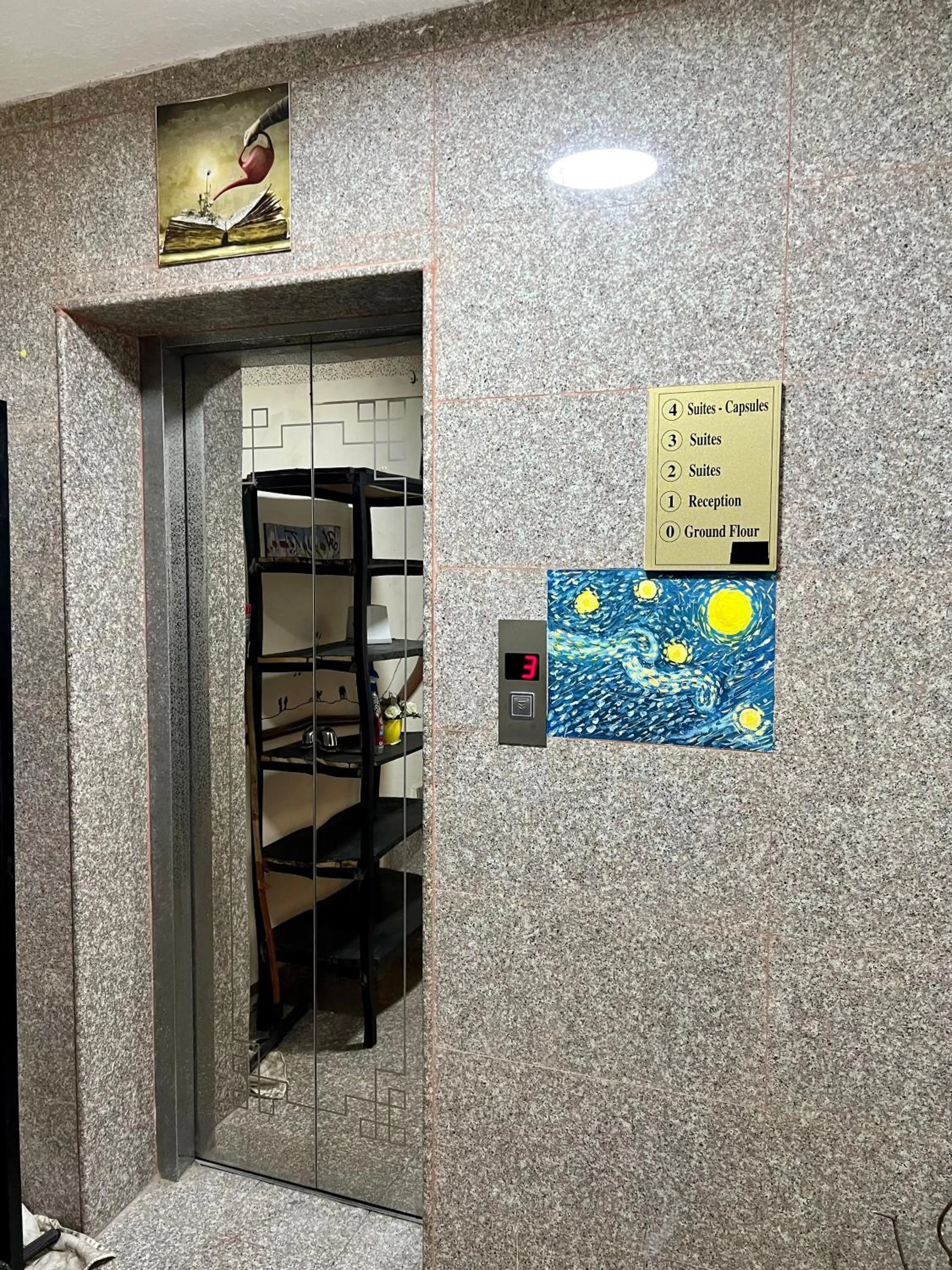 elevator in Raqeem Hotel