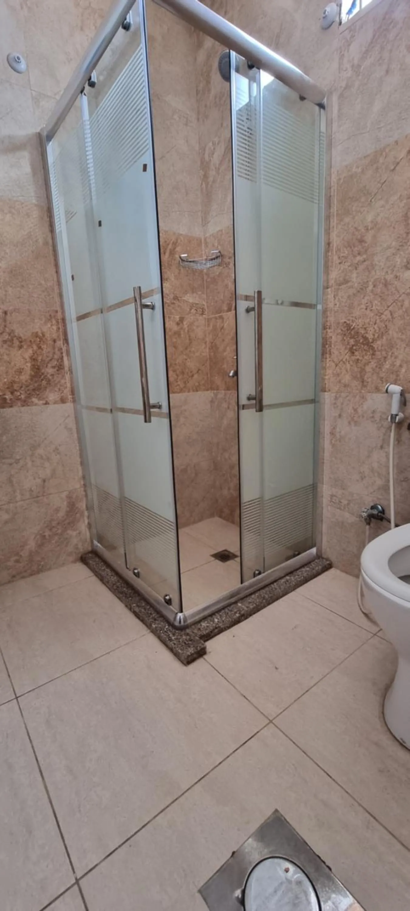 Shower in Raqeem Hotel