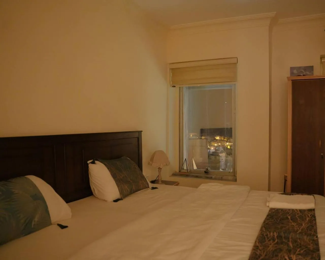 Bed in Raqeem Hotel
