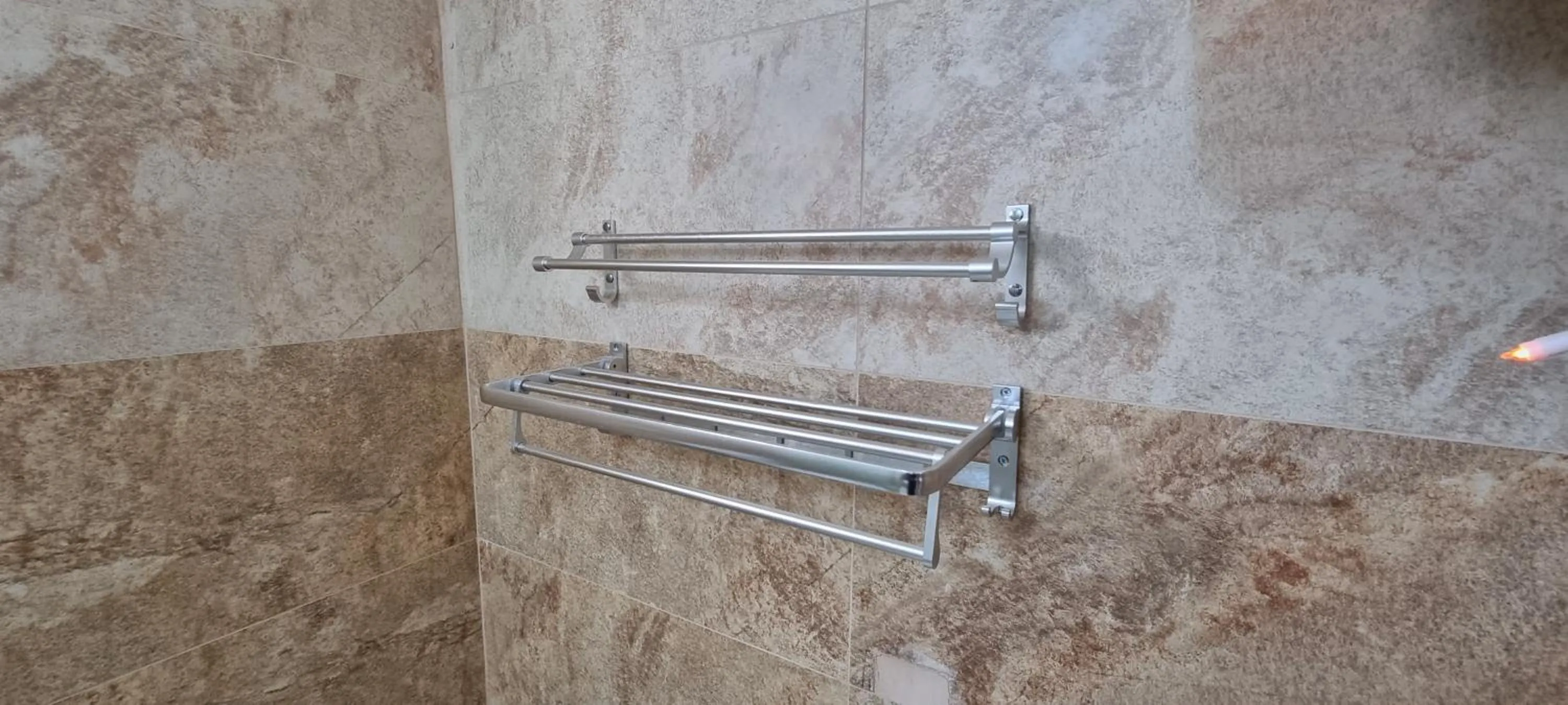 Shower in Raqeem Hotel