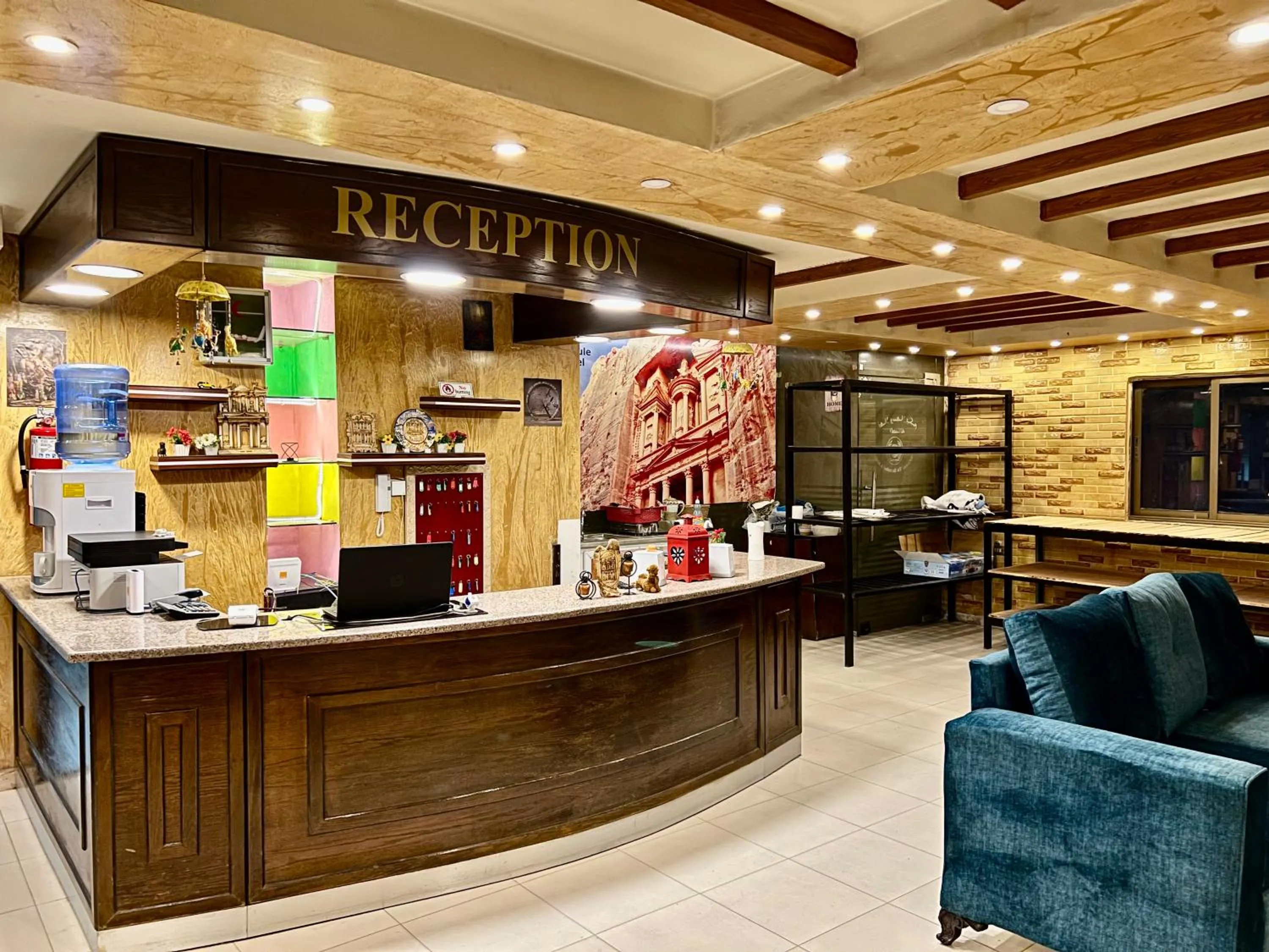 Lobby or reception in Raqeem Hotel