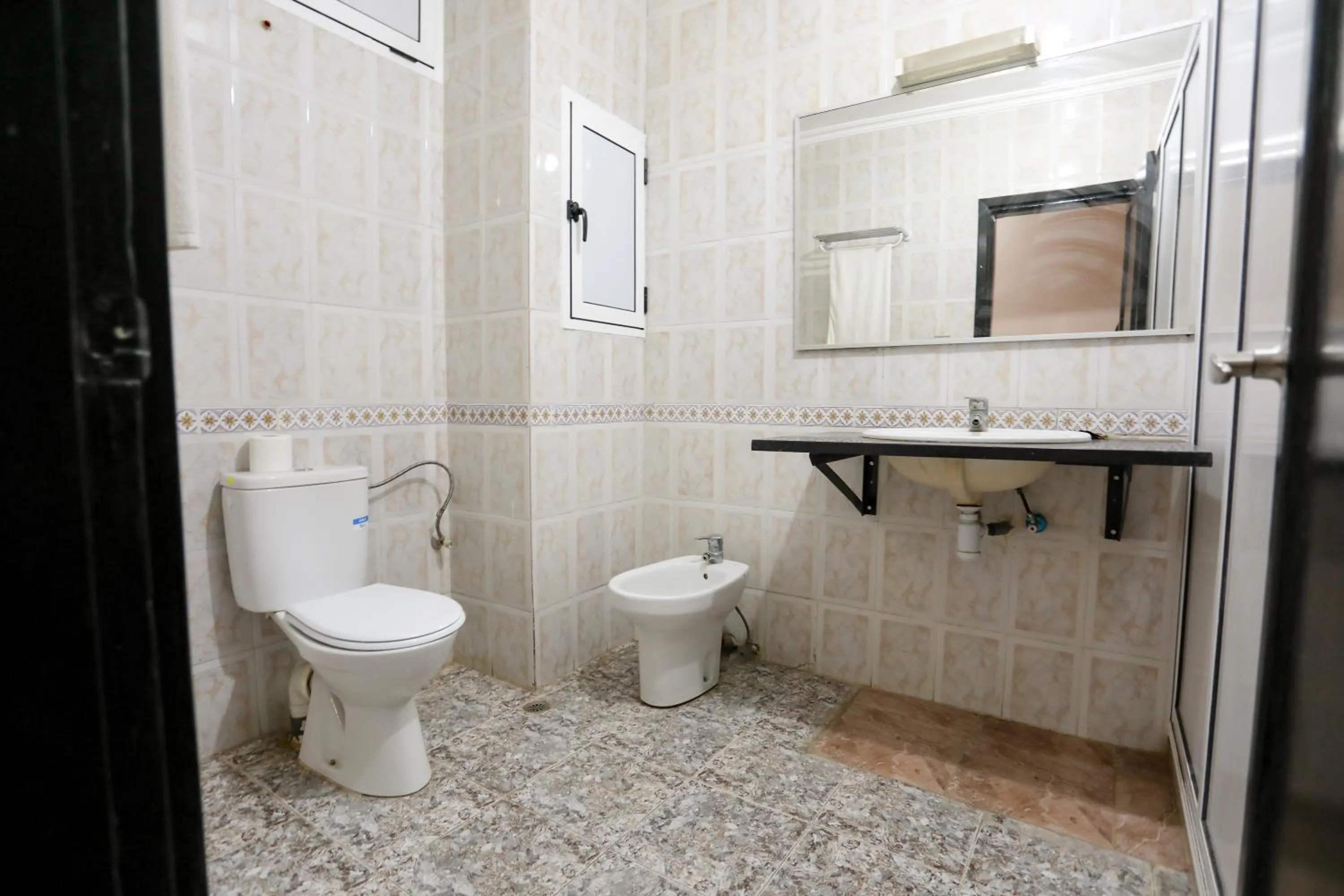 Shower in nagjir centre ville