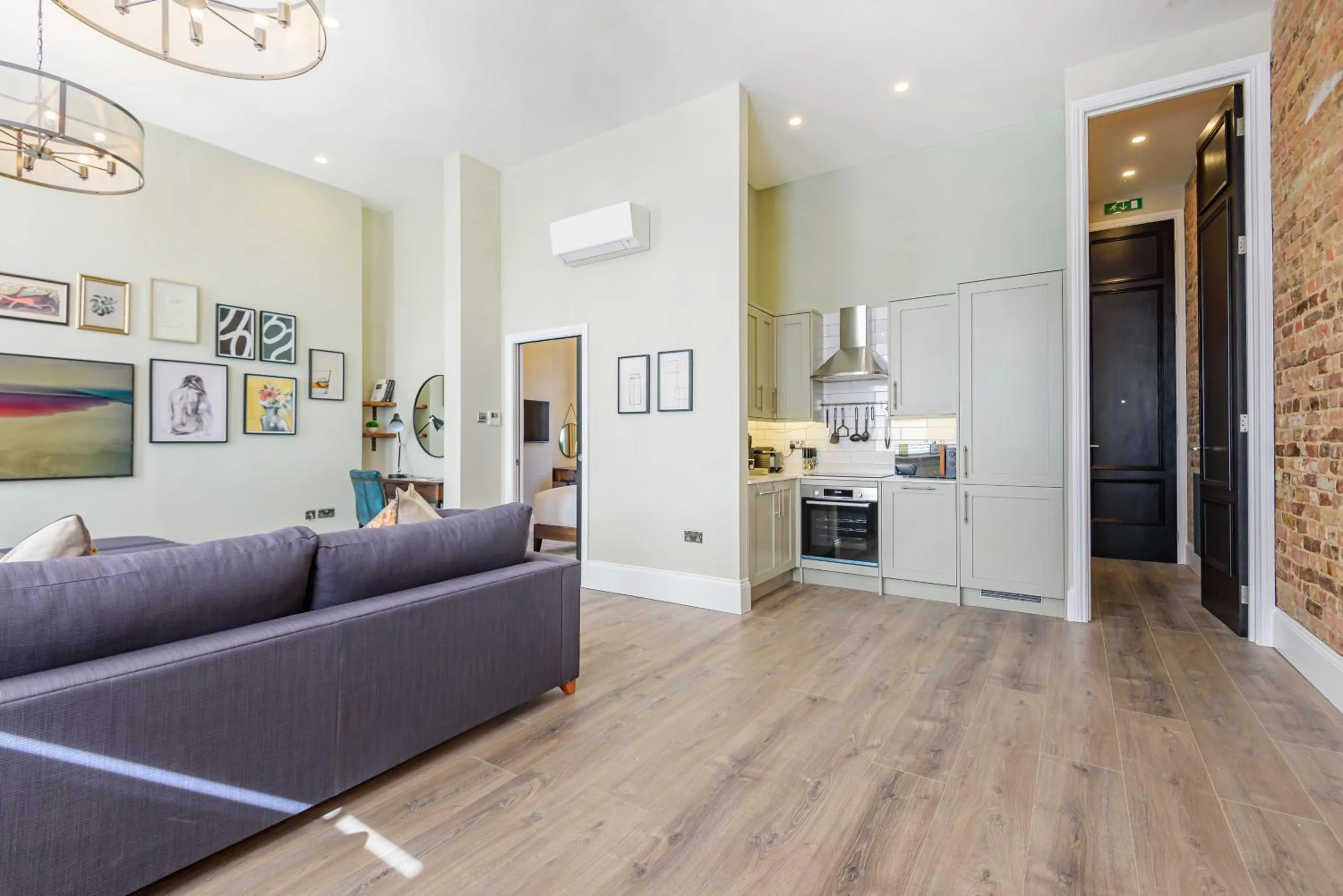 Kitchen or kitchenette in Oak & Poppy