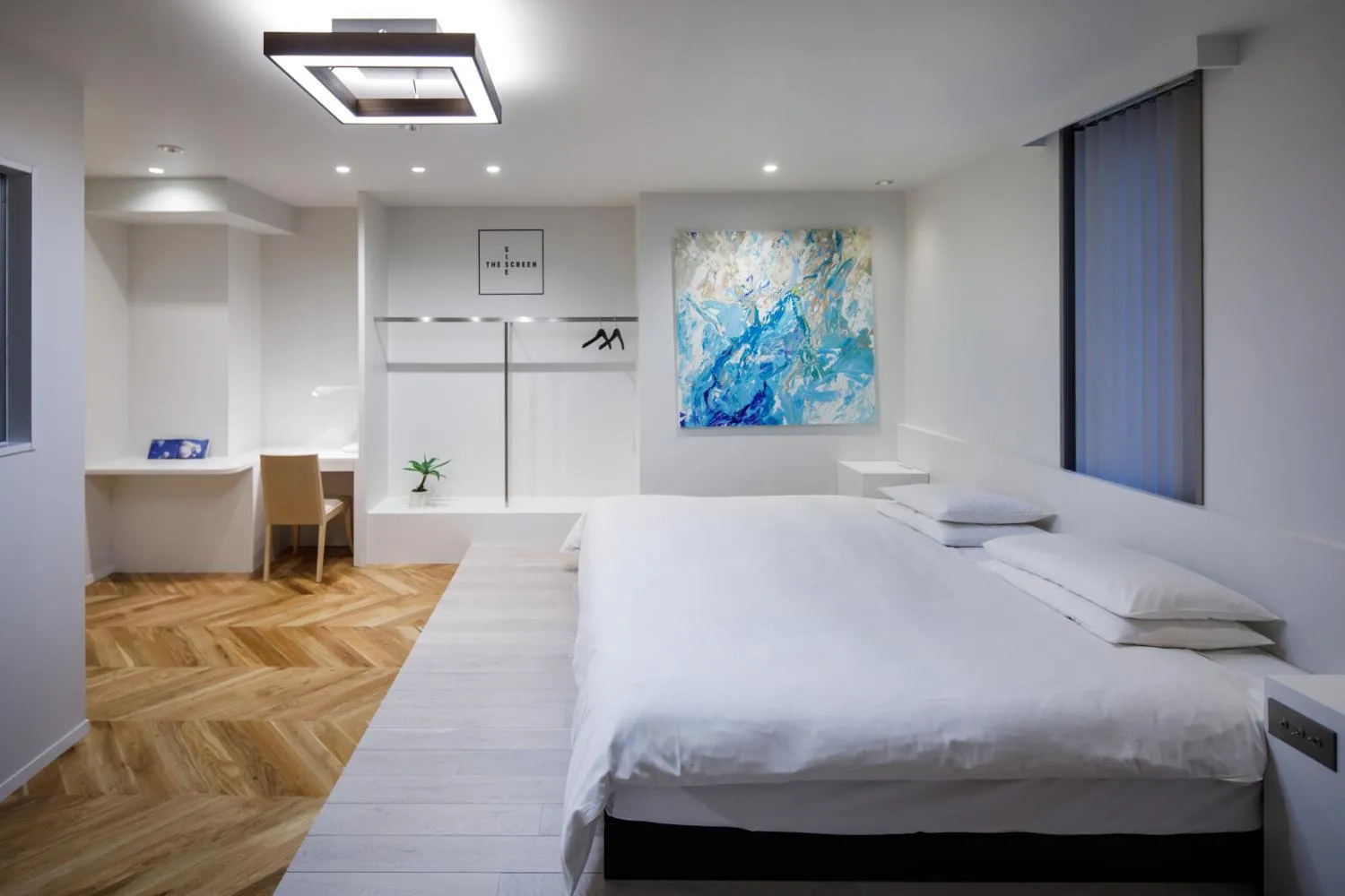 Photo of the whole room, Bed in The Screen