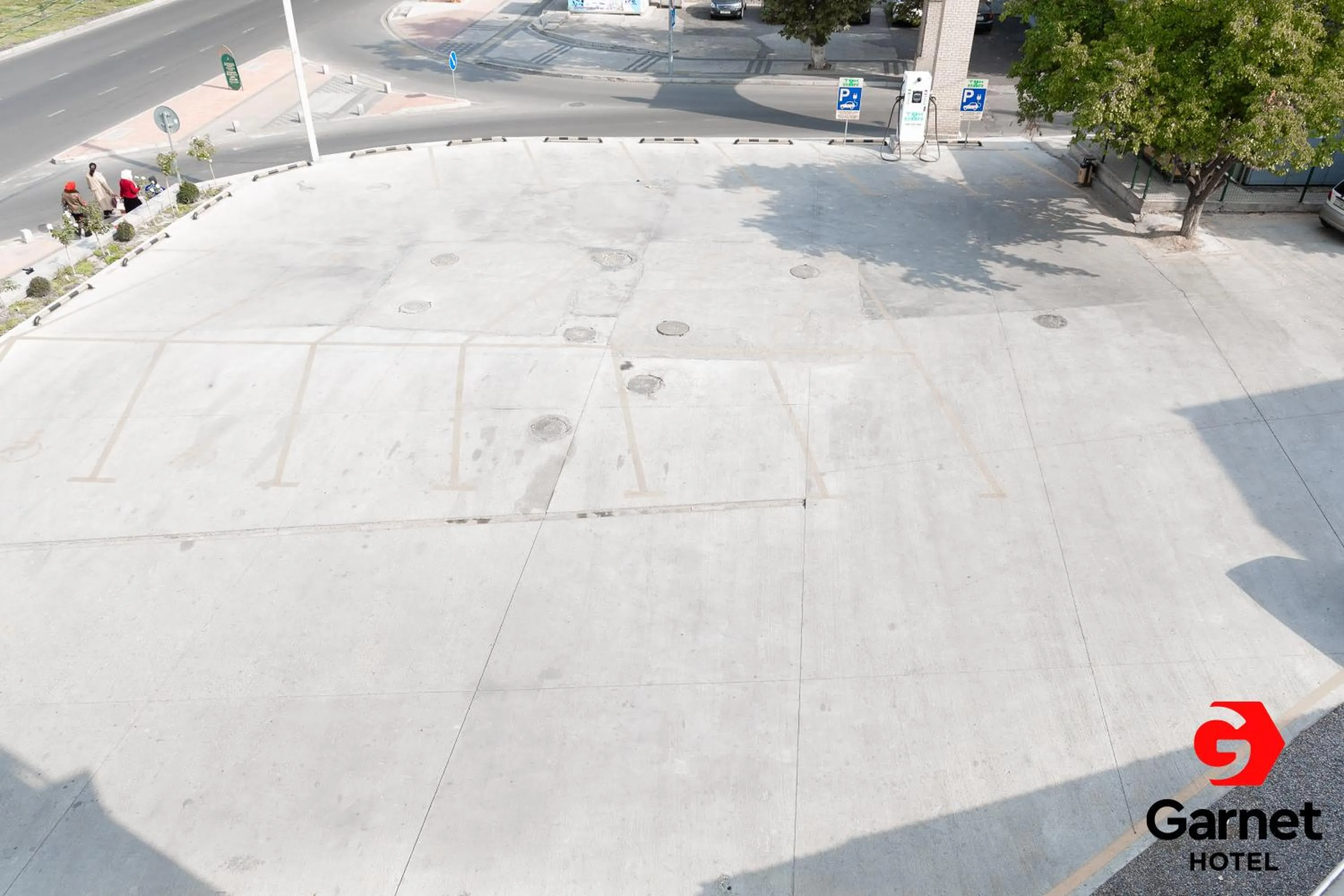 Parking in Garnet Hotel Tashkent