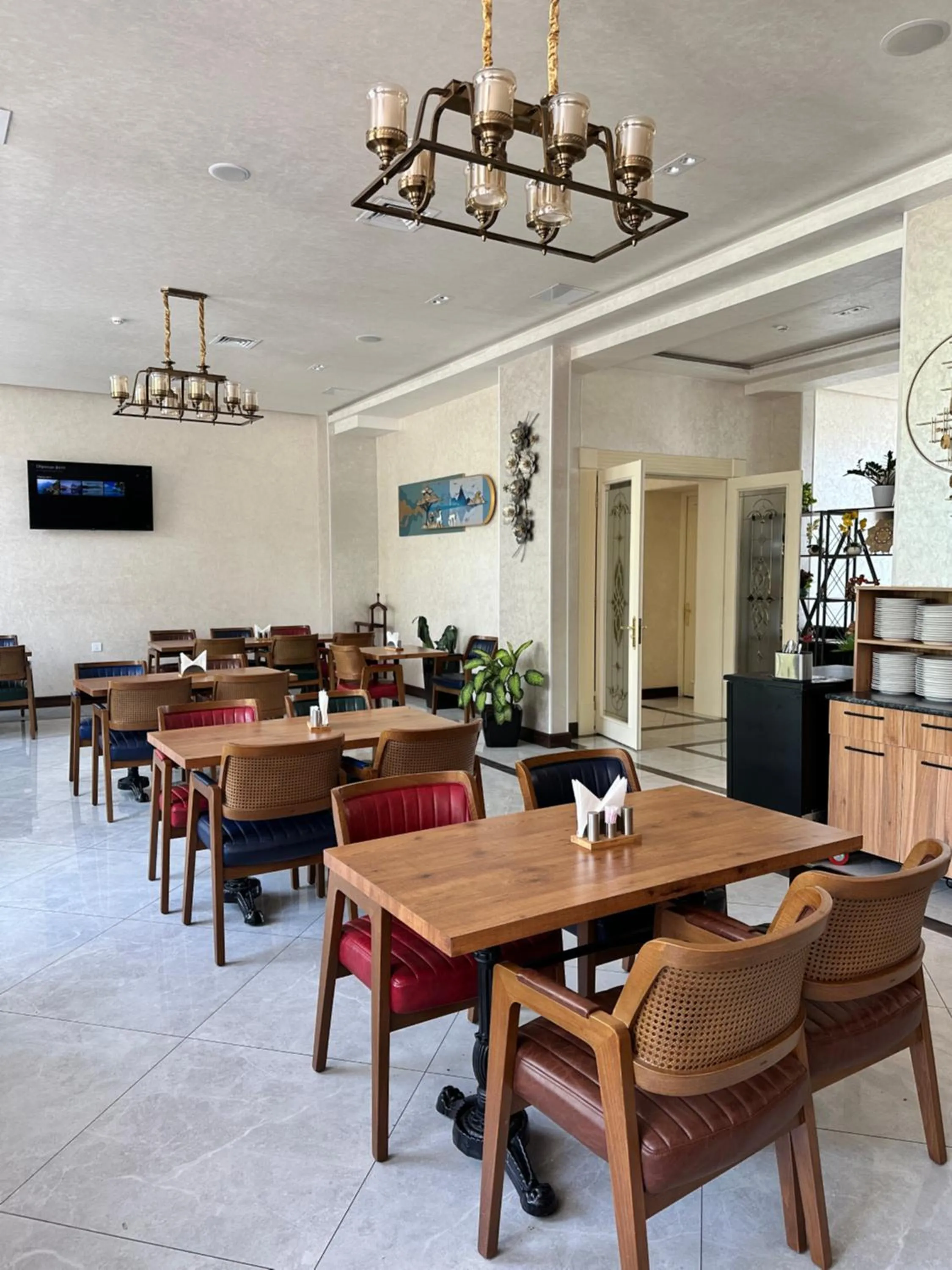 Restaurant/places to eat in Garnet Hotel Tashkent