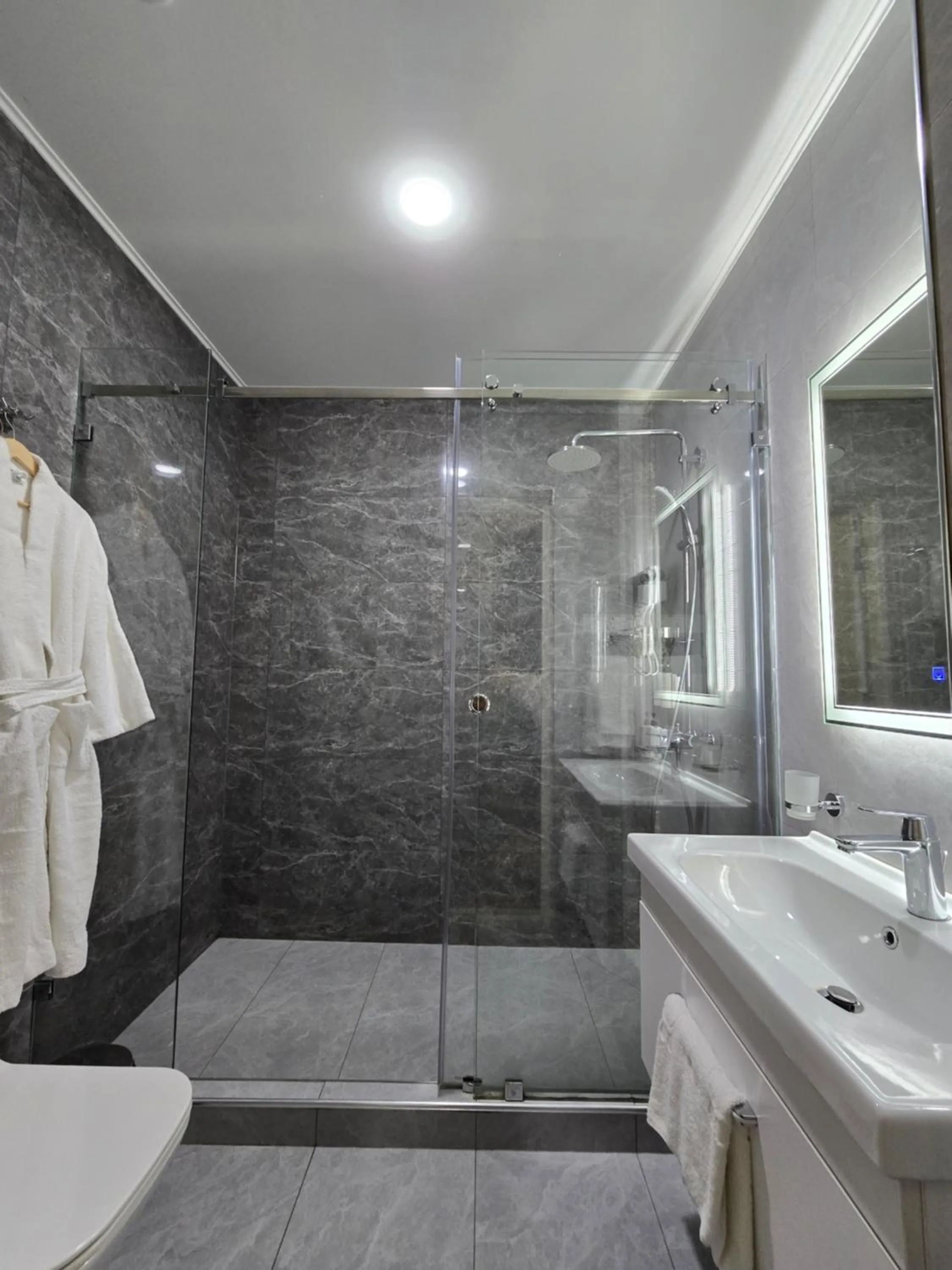 Shower in Garnet Hotel Tashkent
