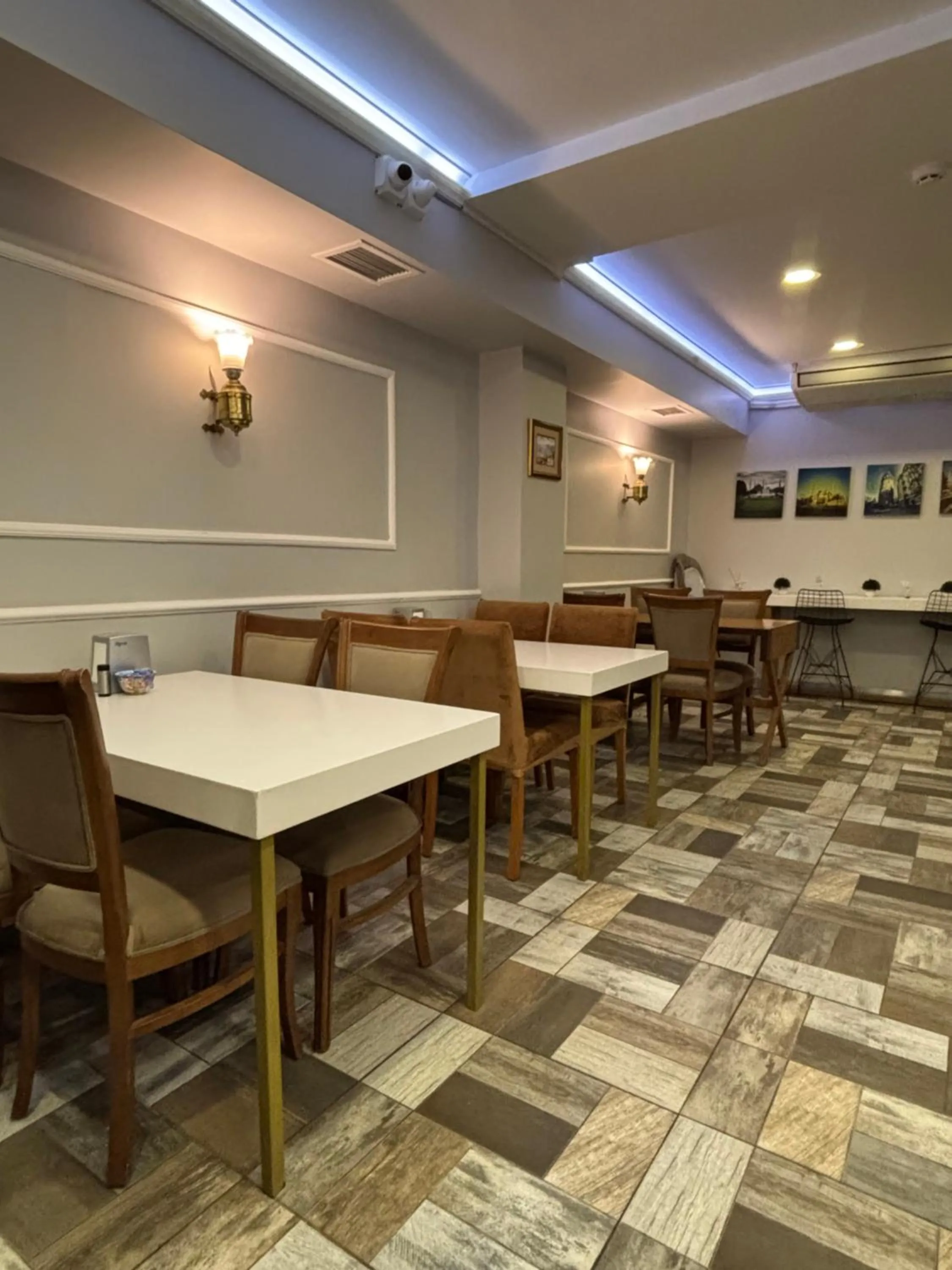 Restaurant/places to eat in Wame Suite Hotel Nisantasi