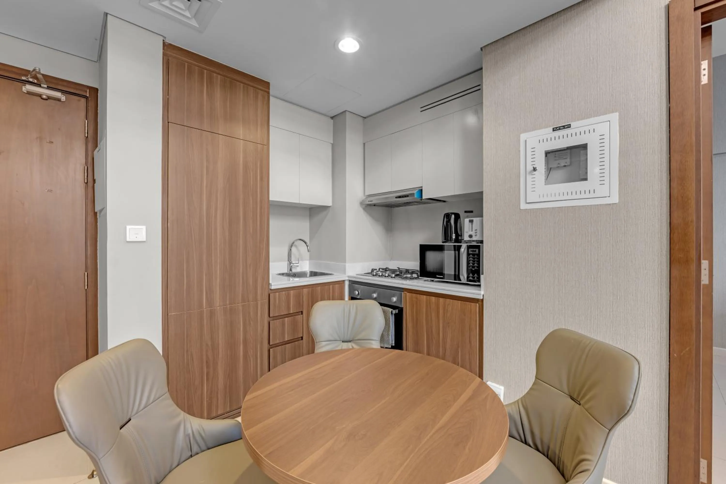 Kitchen or kitchenette in Wonderful Reva Aparthotel Downtown