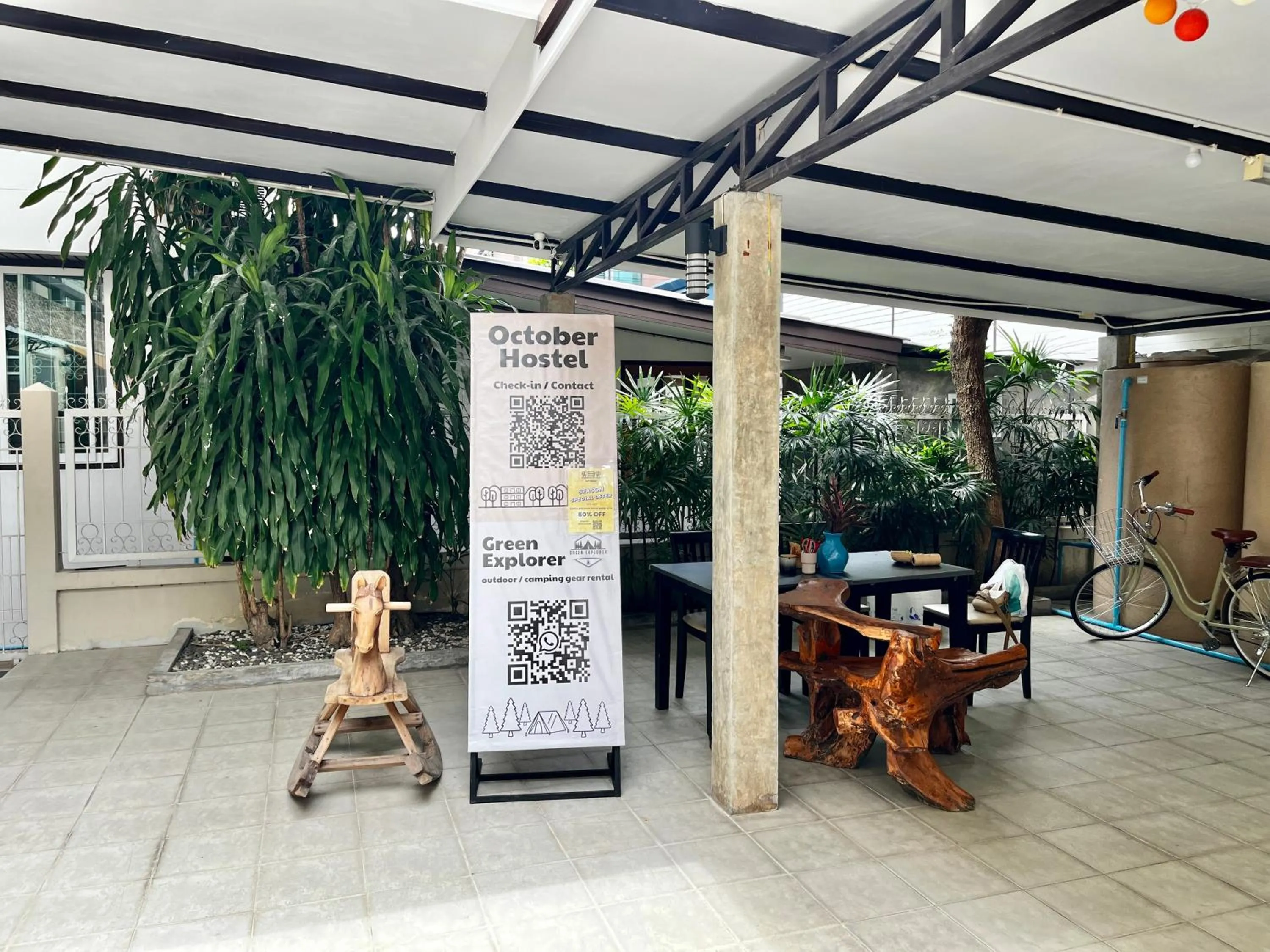 Patio in October Hostel ChiangMai