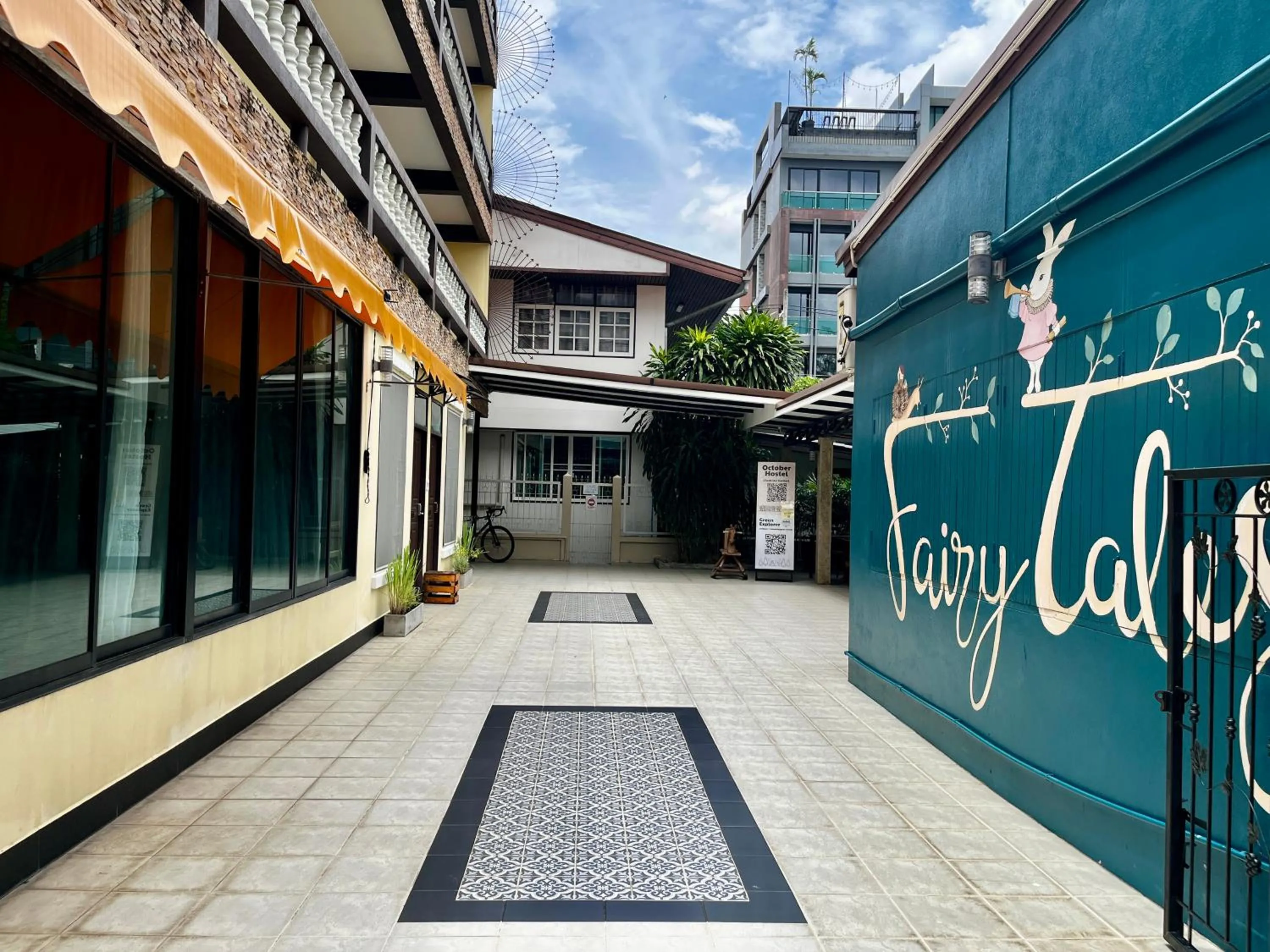 Facade/entrance in October Hostel ChiangMai