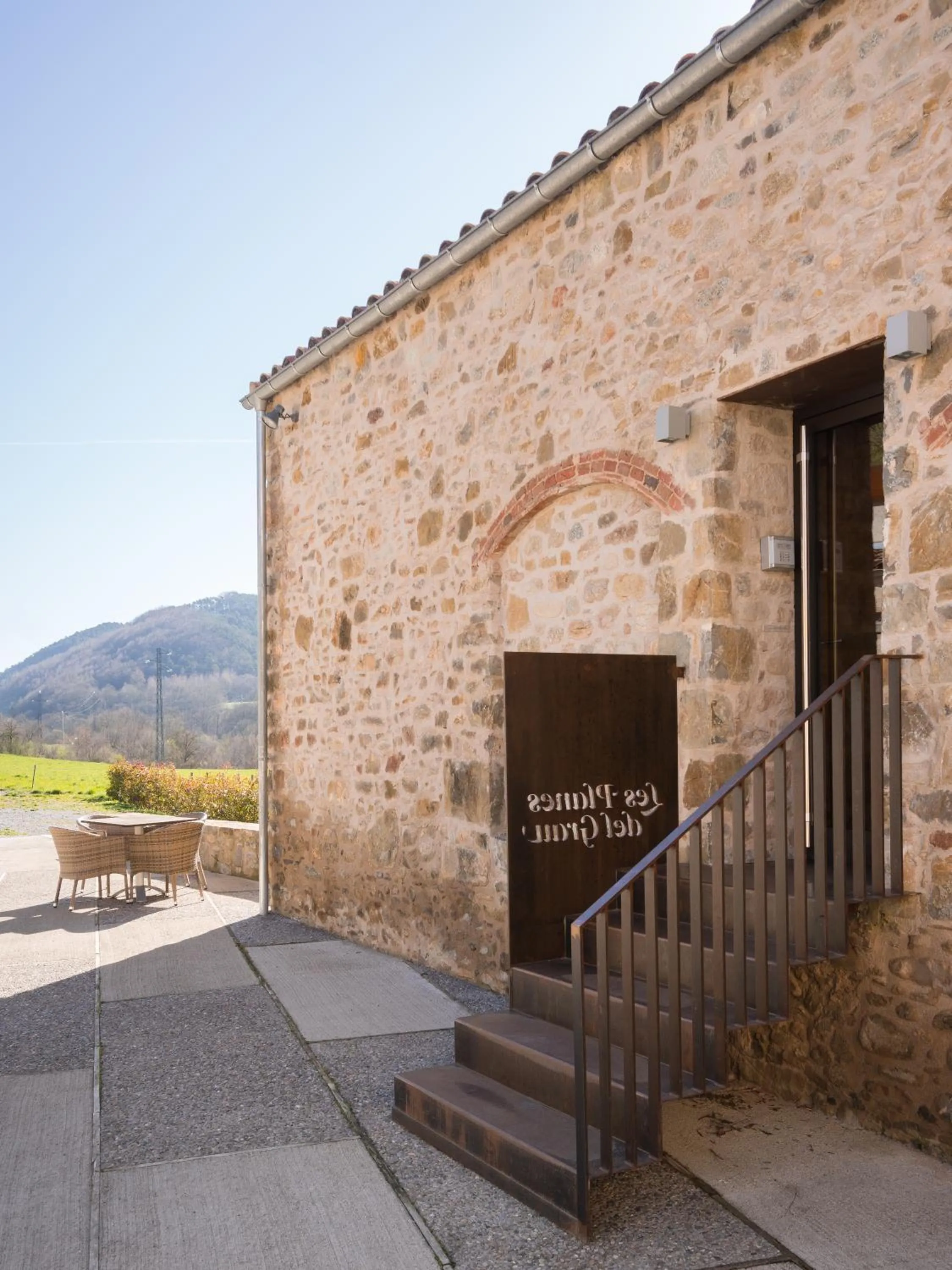 Facade/entrance in Les Planes del Grau