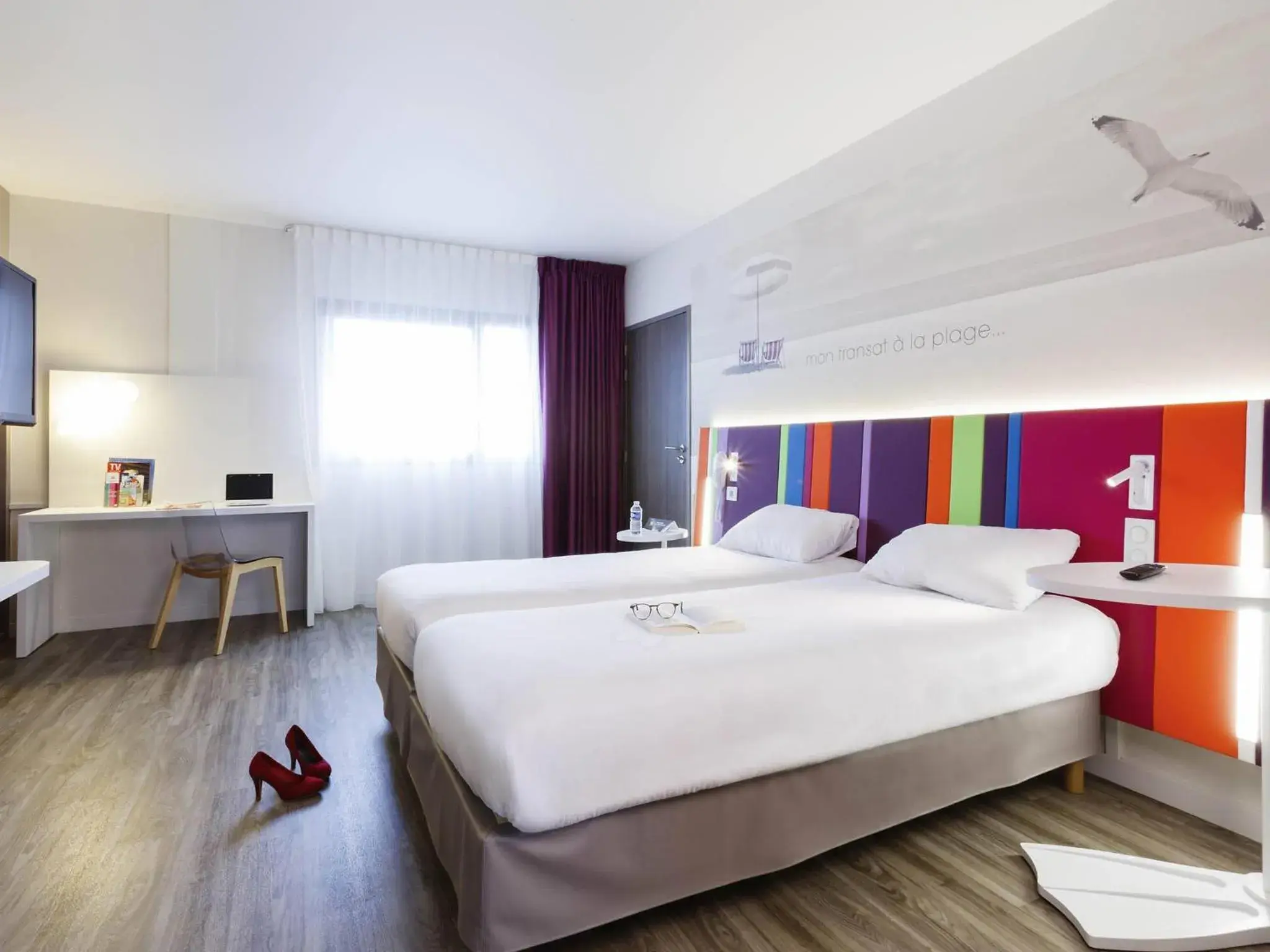 Bedroom, Bed in ibis Styles Les Sables Olonne Bedroom, Bed in ibis Styles Les Sables Olonne