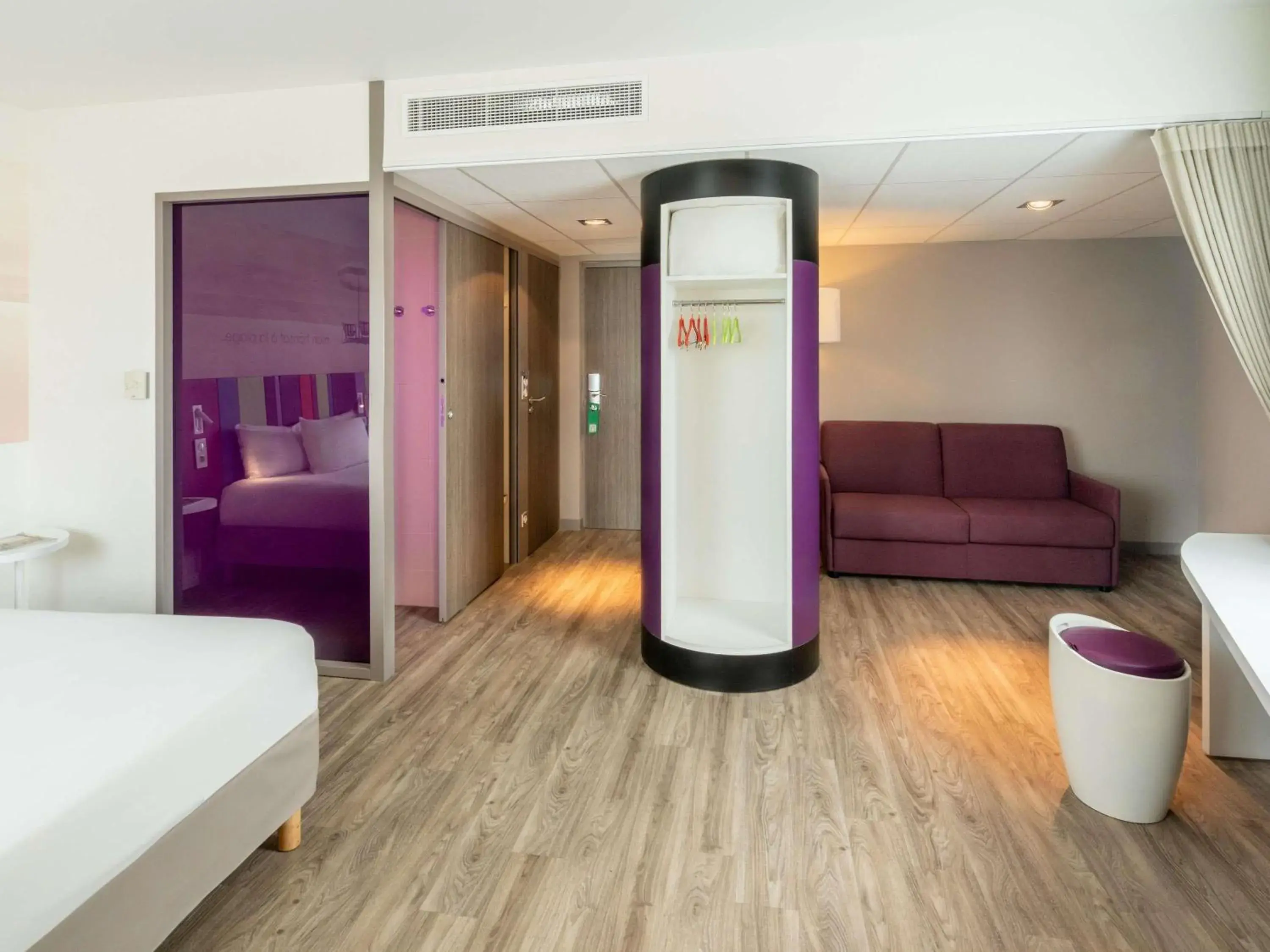 Bedroom, Bed in ibis Styles Les Sables Olonne Bedroom, Bed in ibis Styles Les Sables Olonne