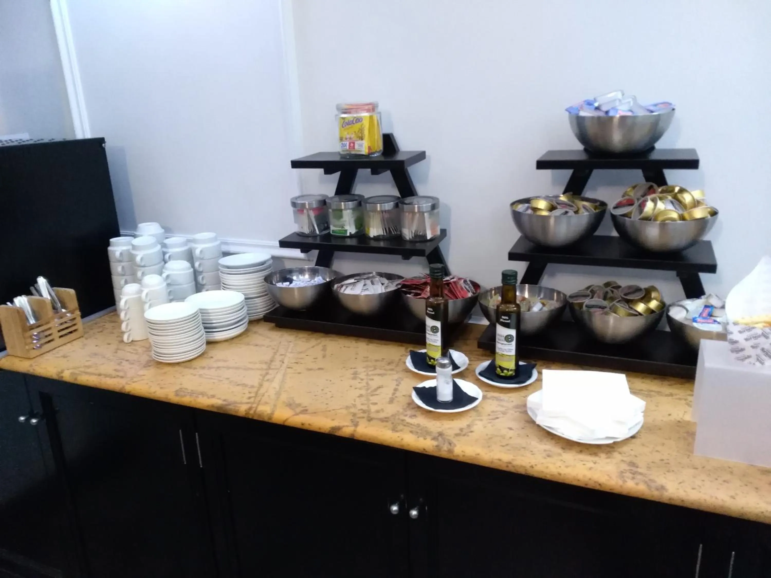 Continental breakfast in AACR Hotel Monteolivos