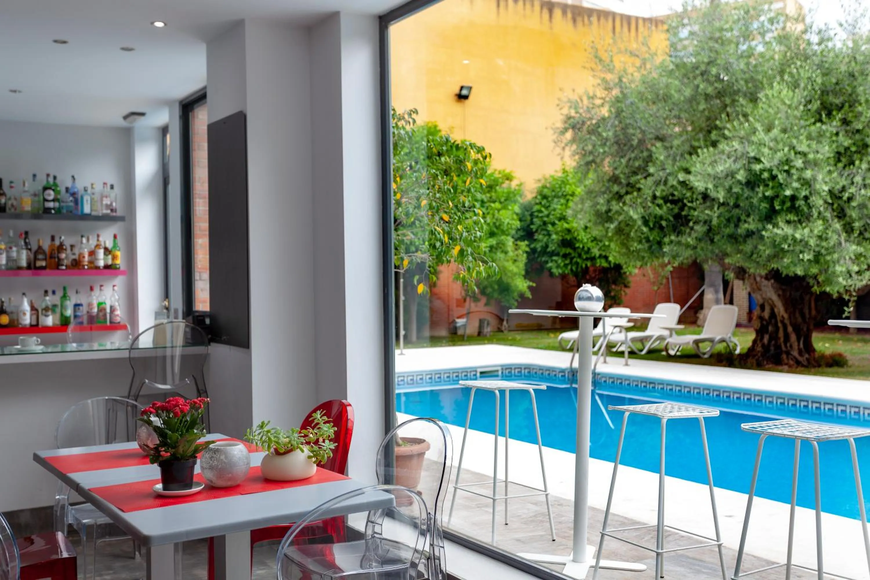 Lounge or bar in AACR Hotel Monteolivos