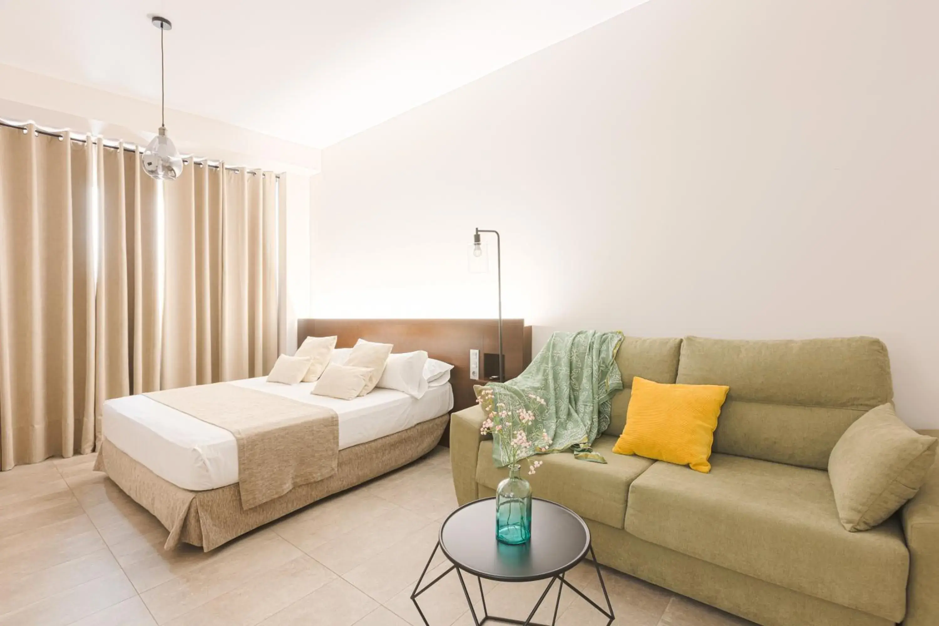 Standard Family Room in AACR Hotel Monteolivos Standard Family Room in AACR Hotel Monteolivos