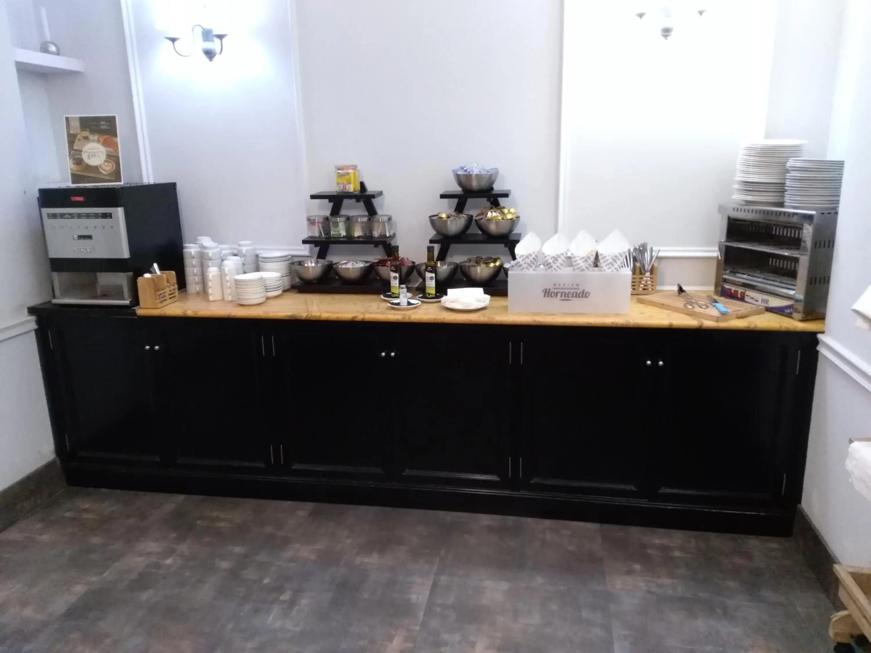 Continental breakfast in AACR Hotel Monteolivos