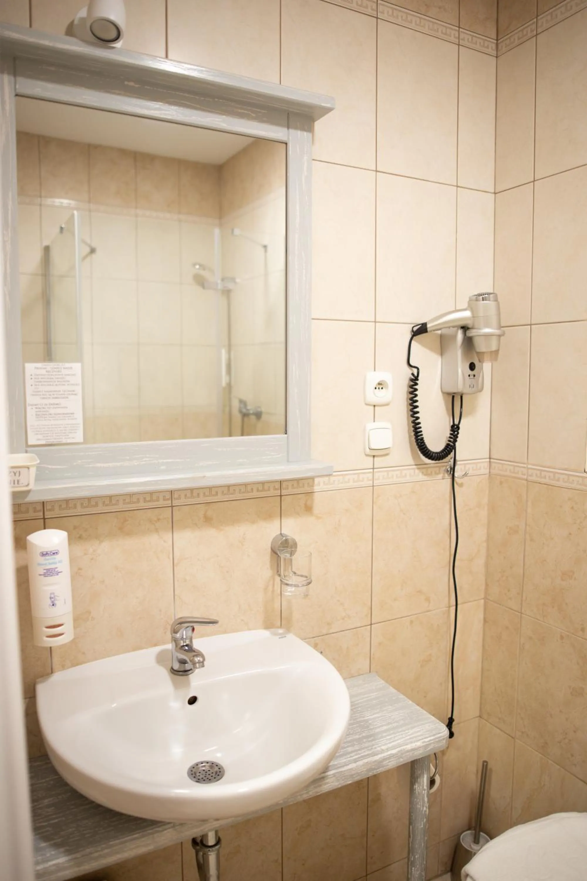 Shower in W Krainie Alicji