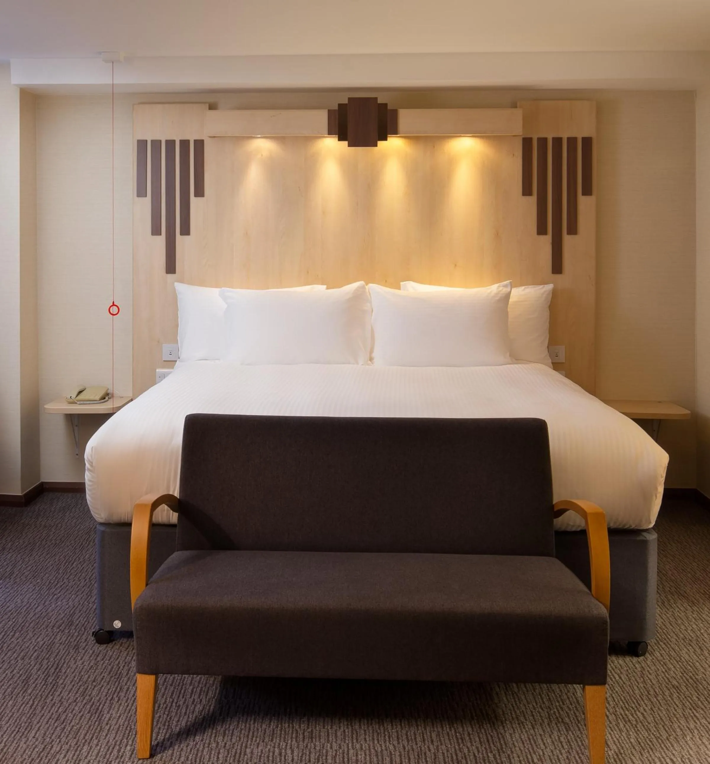 Bedroom, Bed in Tavistock Hotel