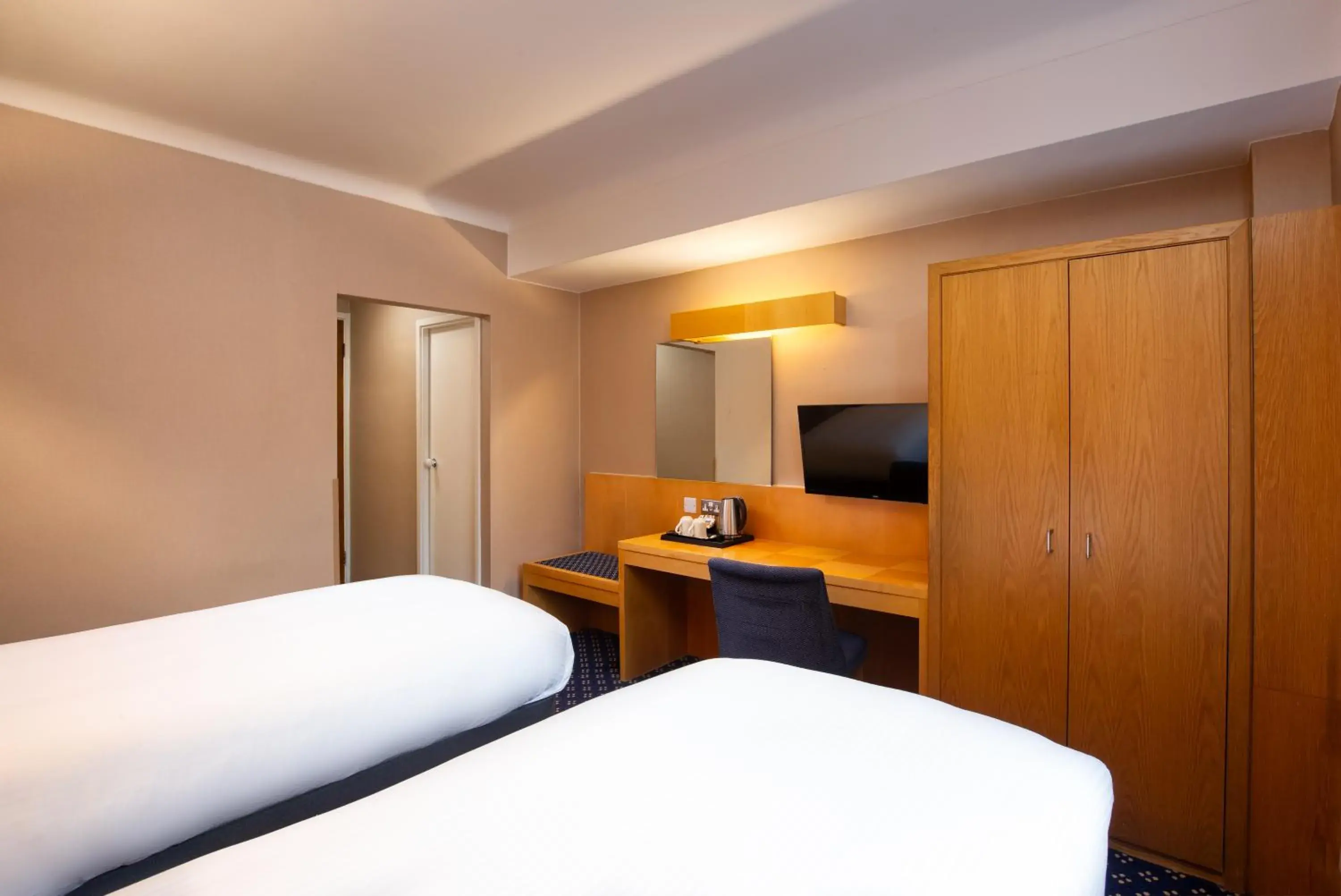 Bed in Tavistock Hotel Bed in Tavistock Hotel