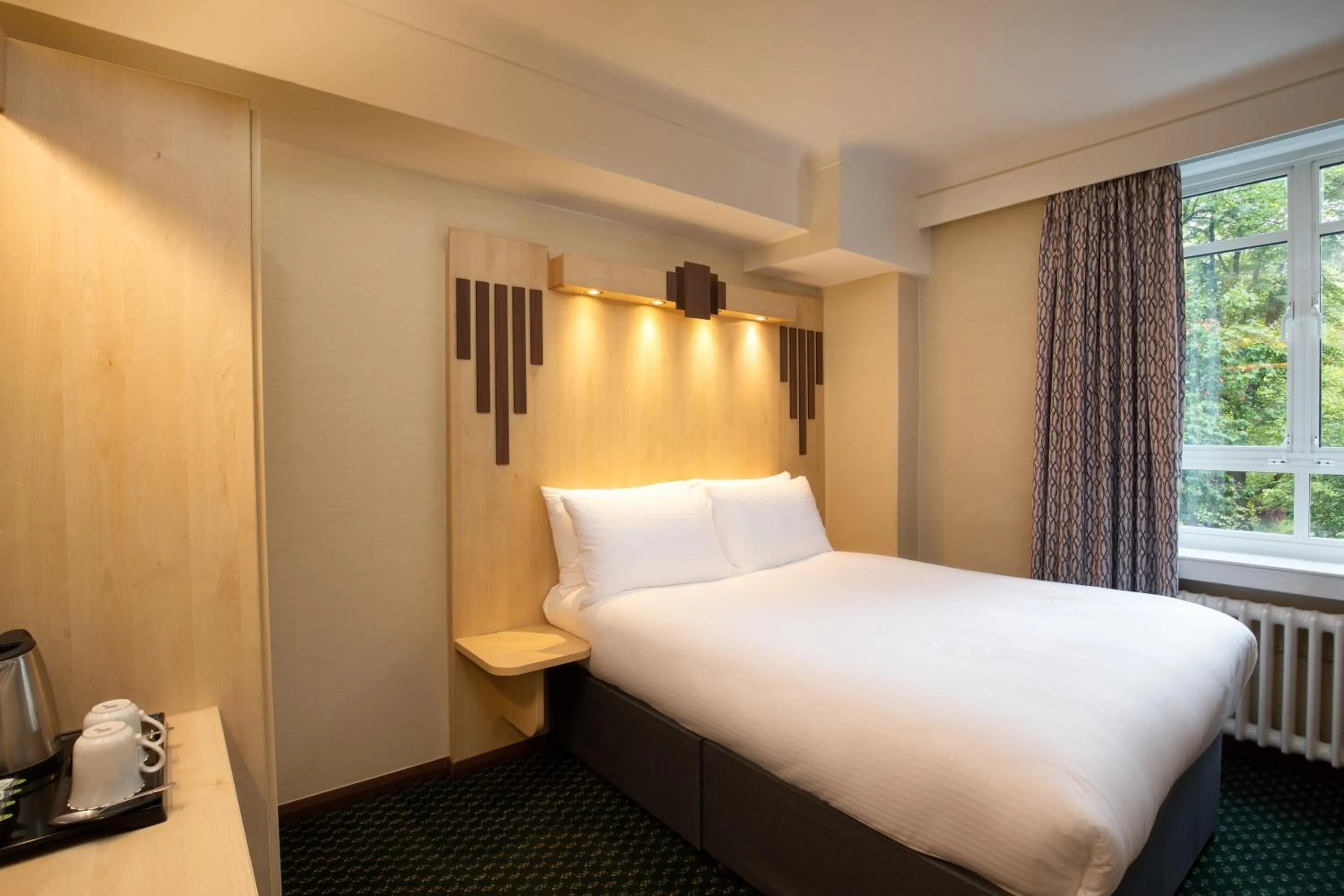 Bedroom, Bed in Tavistock Hotel