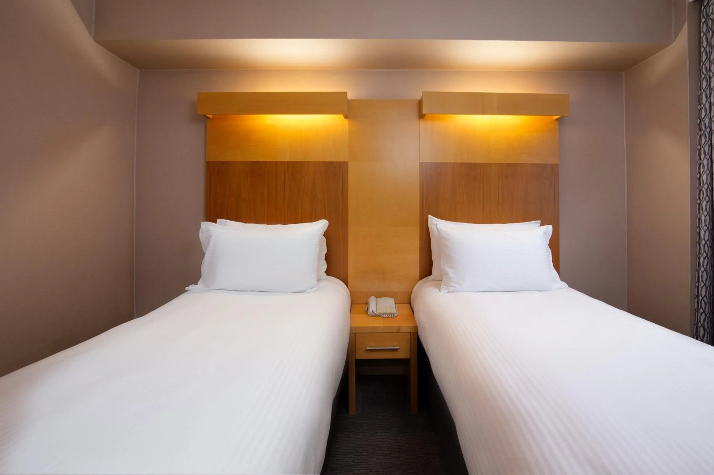 Bedroom, Bed in Tavistock Hotel