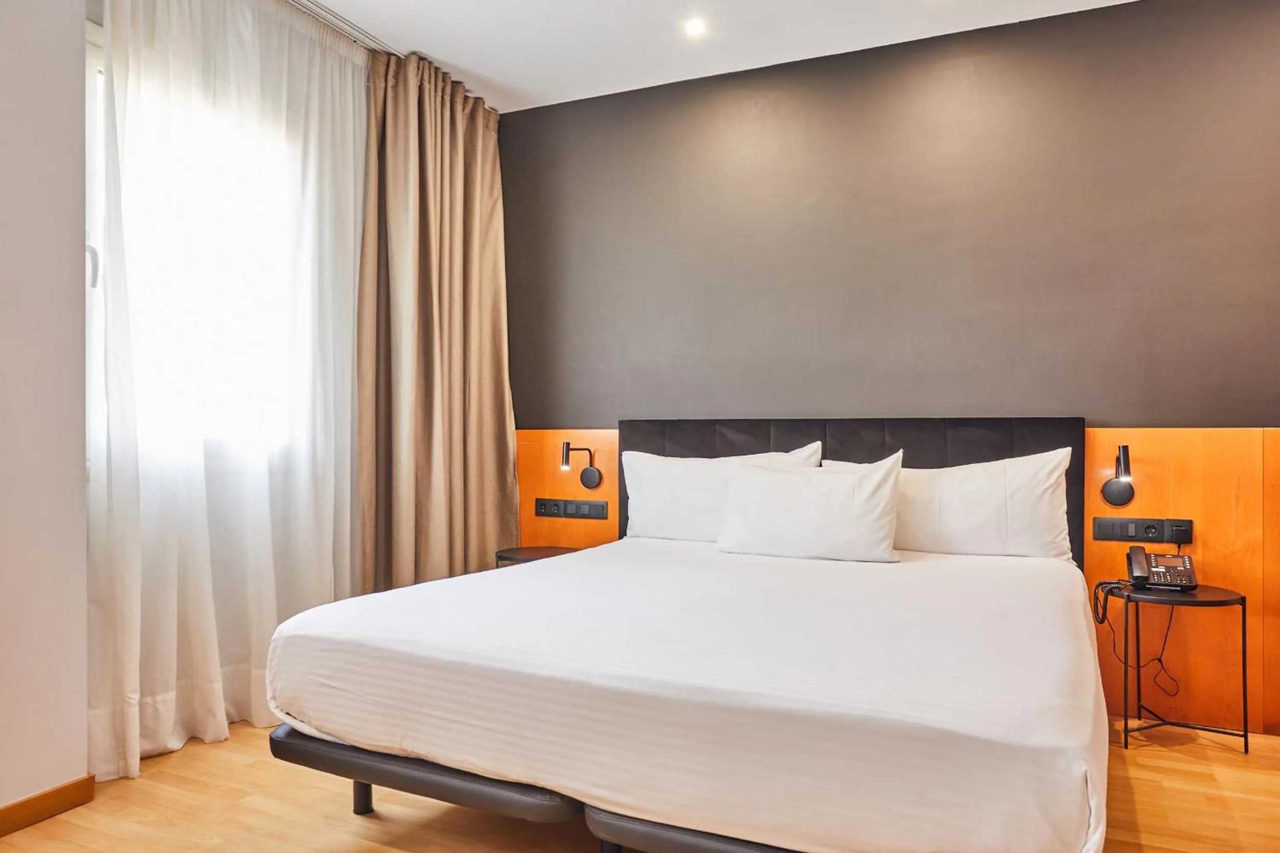 Bedroom, Bed in Silken Sant Gervasi