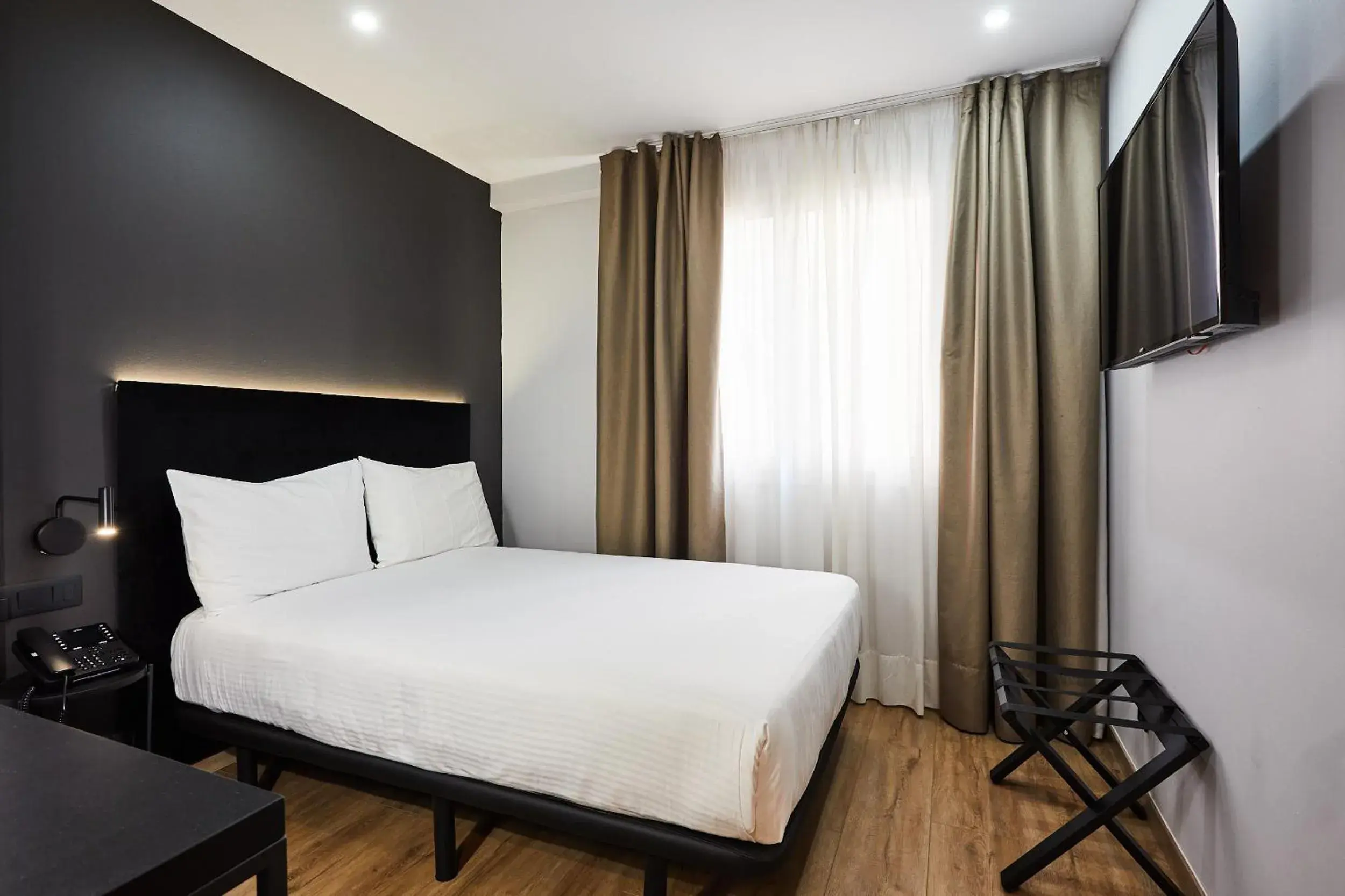 Basic Single Room in Silken Sant Gervasi Basic Single Room in Silken Sant Gervasi