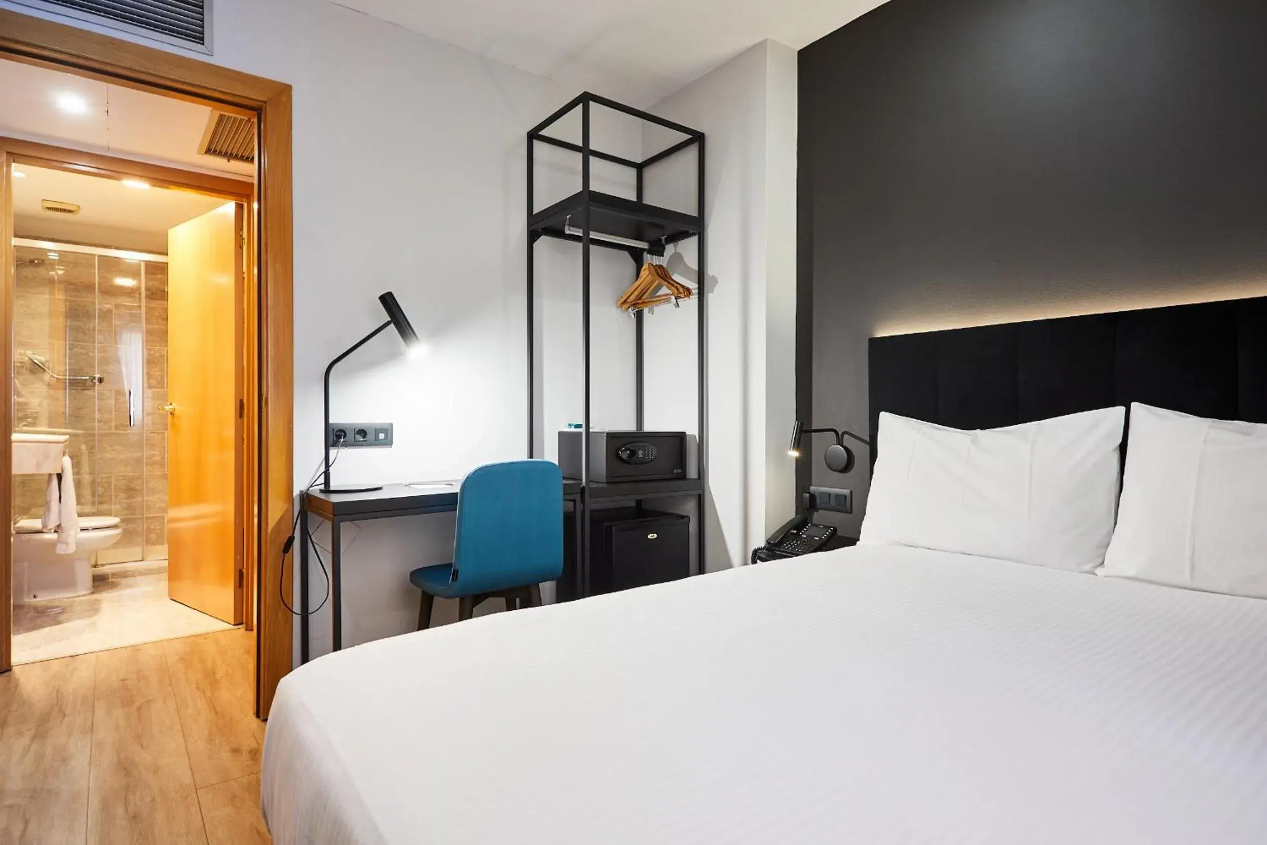 Bedroom, Bed in Silken Sant Gervasi Bedroom, Bed in Silken Sant Gervasi