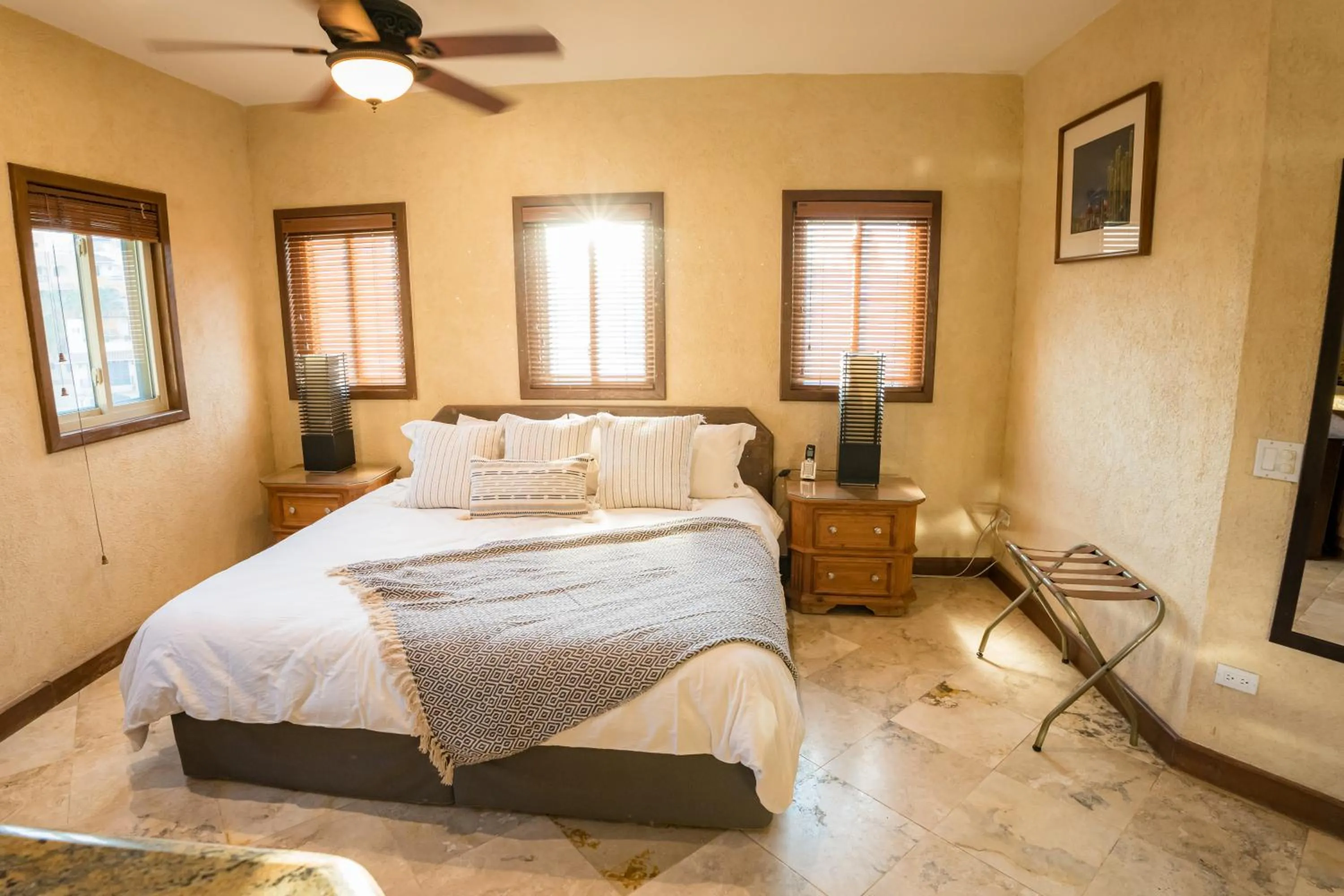 Bed in Cabo's Hidden Gem! Steps to the Marina or Beach