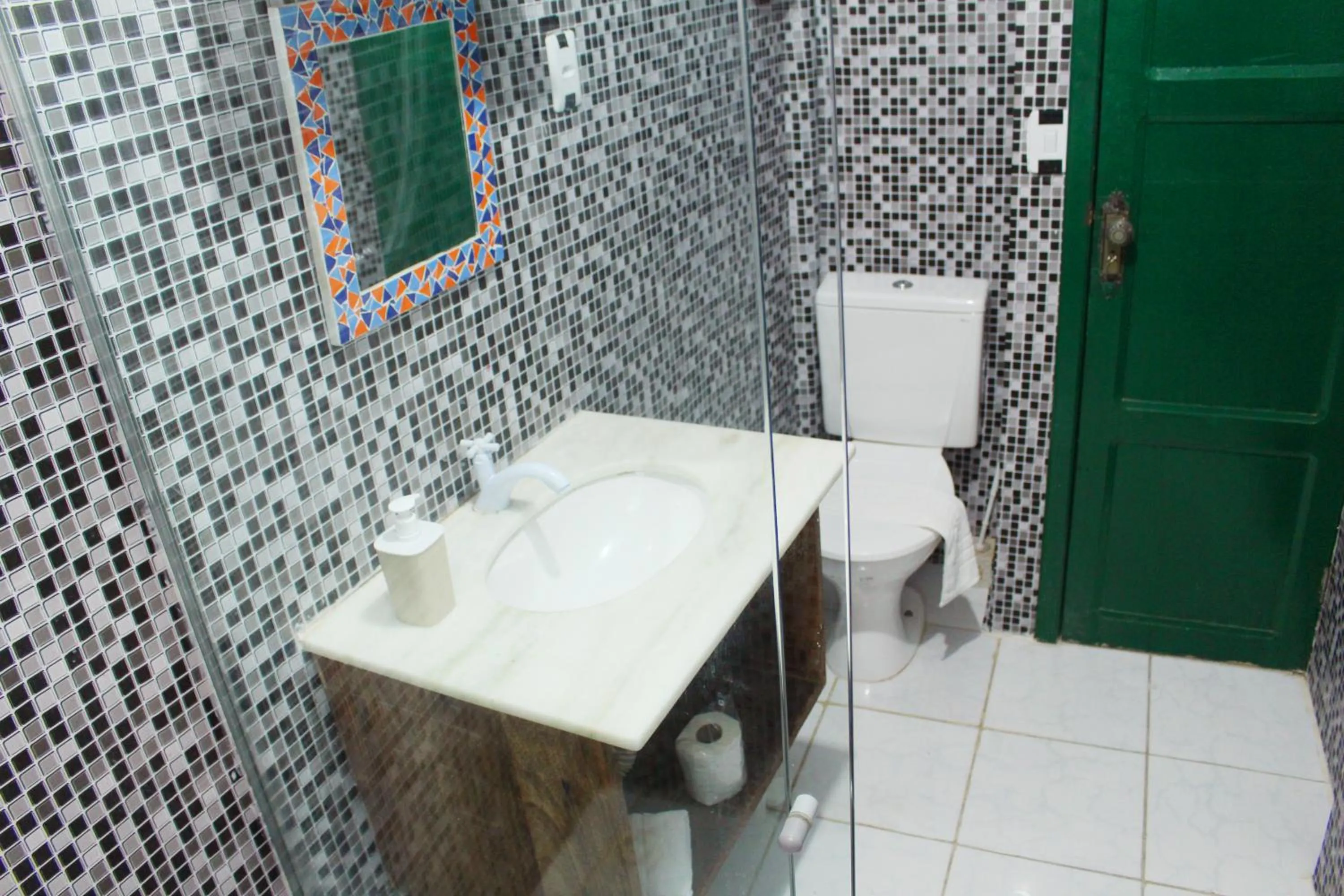Bathroom in Tamboleiro's Hotel Residence