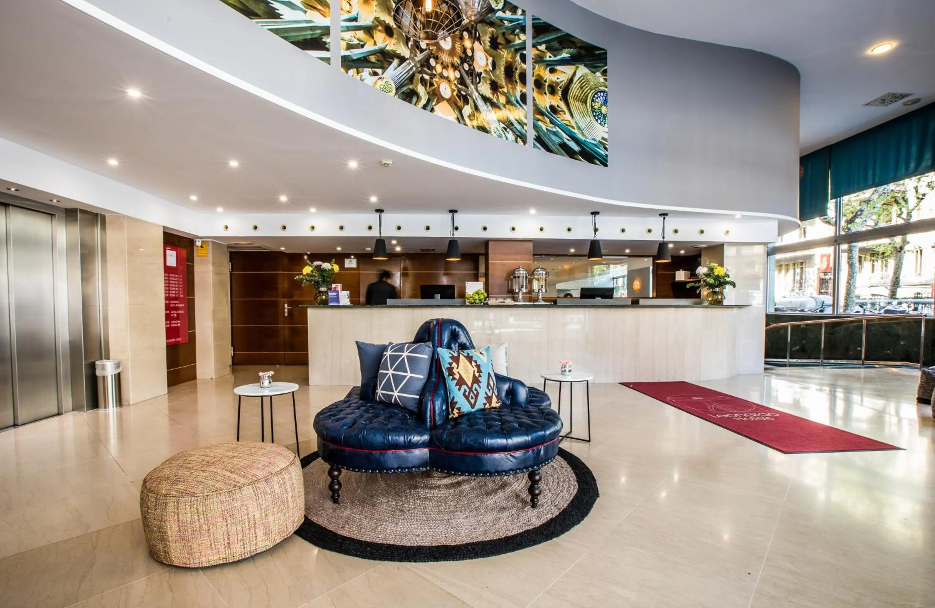 Lobby or reception in Leonardo Hotel Barcelona Gran Via