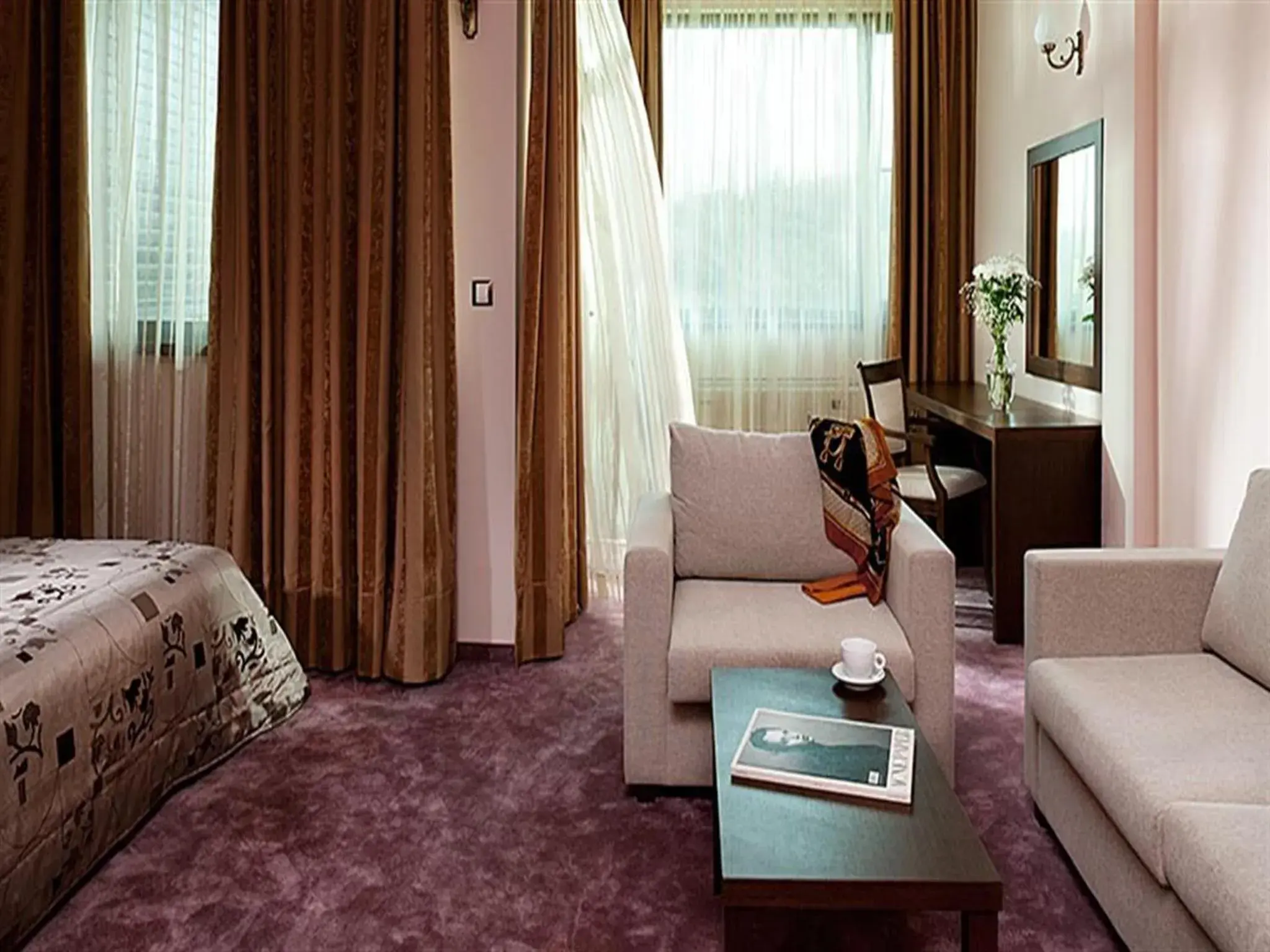 Junior Suite with Lake View in Hotel Villa Kaylaka Junior Suite with Lake View in Hotel Villa Kaylaka