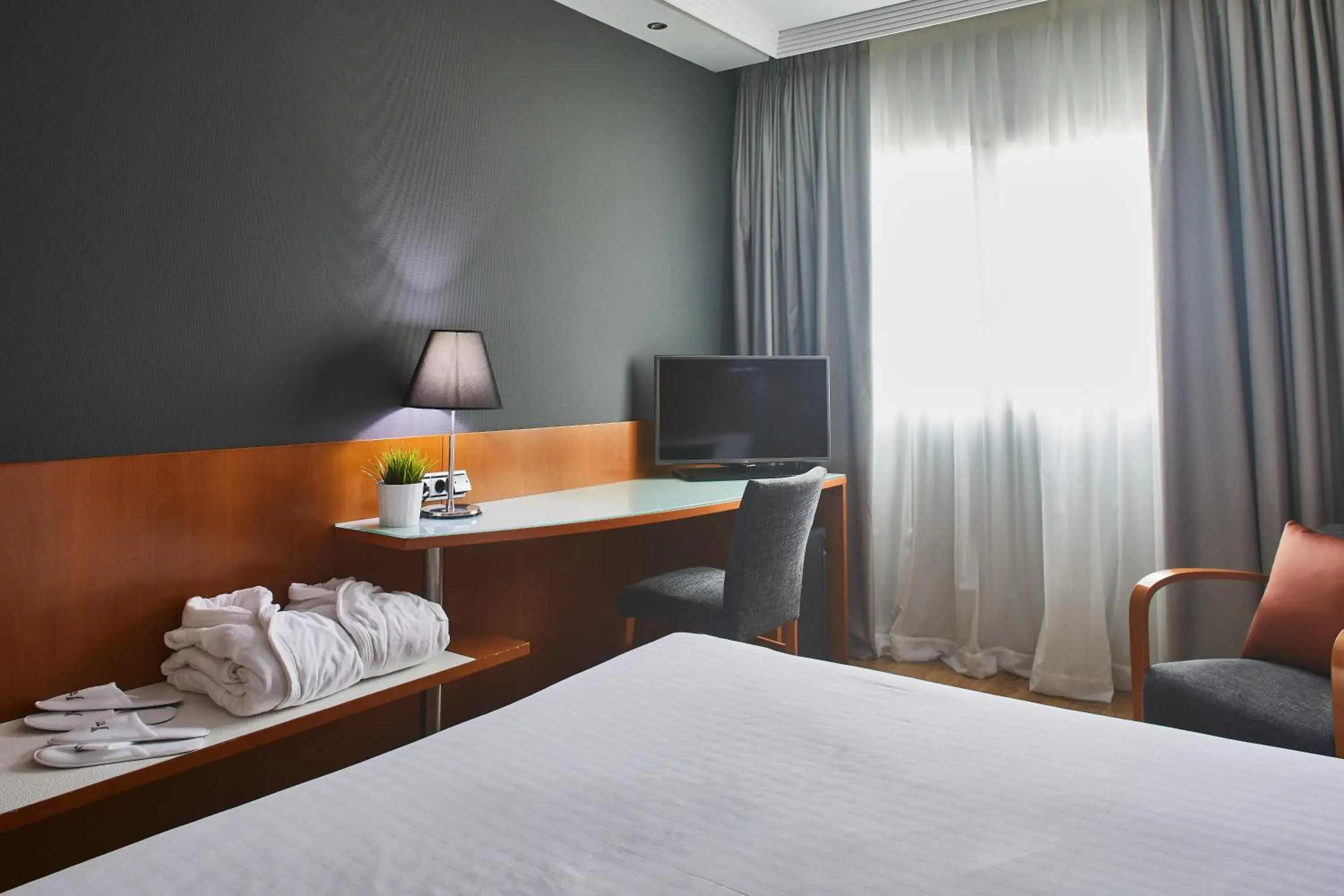 Superior King Room in Silken Juan de Austria Superior King Room in Silken Juan de Austria